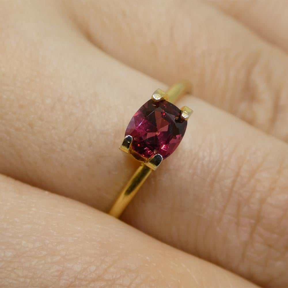 Descrizione:

Tipo di gemma: Spinello rosso
Numero di pietre: 1
Peso: 0,78 carati
Misure: 5,95 x 5,16 x 3,33 mm
Forma: Cuscino
Stile di taglio Corona: Brillante
Padiglione dello stile di taglio: Brillante
Trasparenza: Trasparente
Chiarezza: