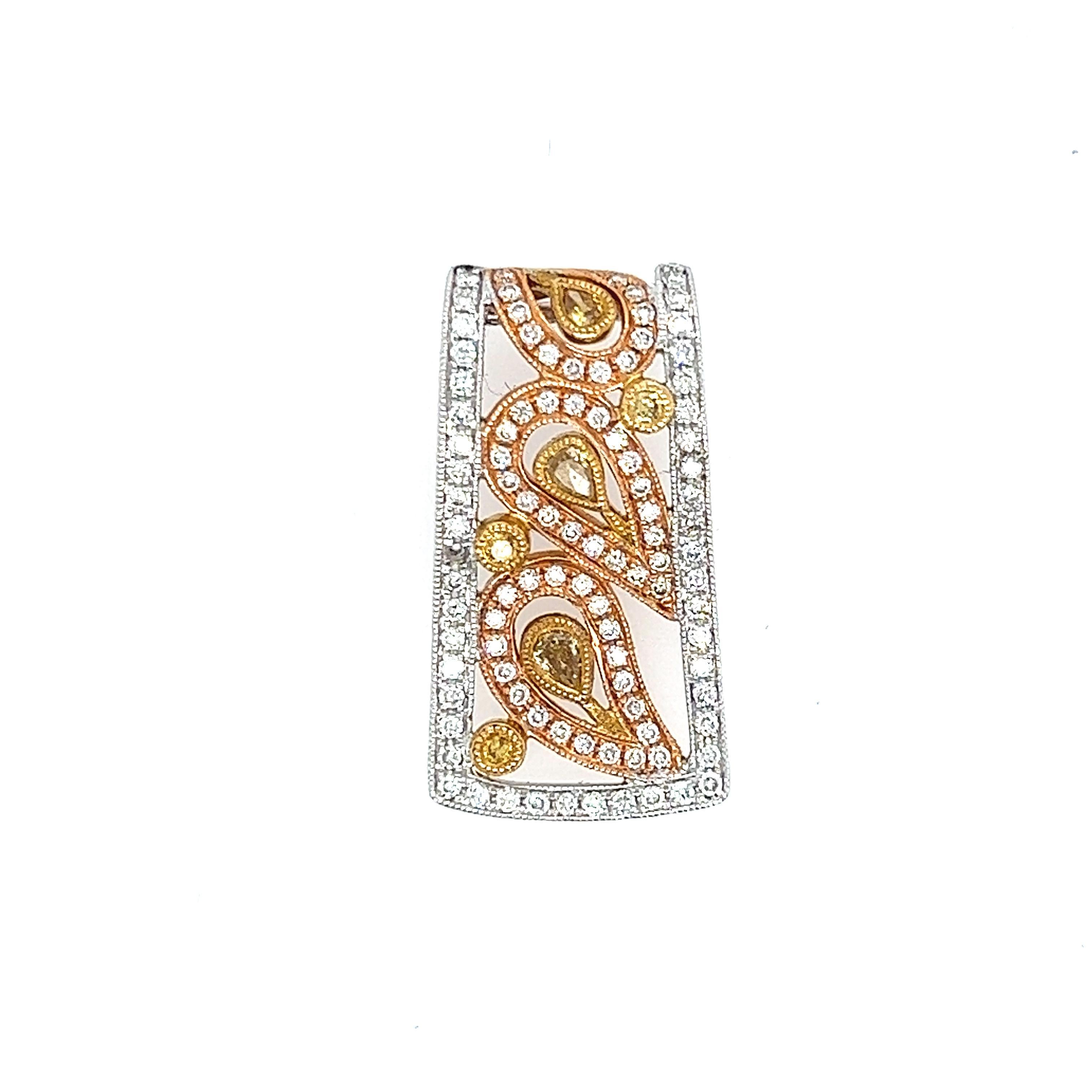 Collier à pendentifs en forme de cœur, multi naturels et jaunâtres.
6 diamants multiformes, 0,21 carats. Couleur jaune brunâtre intense et pureté SI. 100 diamants ronds, 0,57 carats. Couleur E/F et pureté VS2/SI1. Or blanc, jaune et rose 18k, 4,82