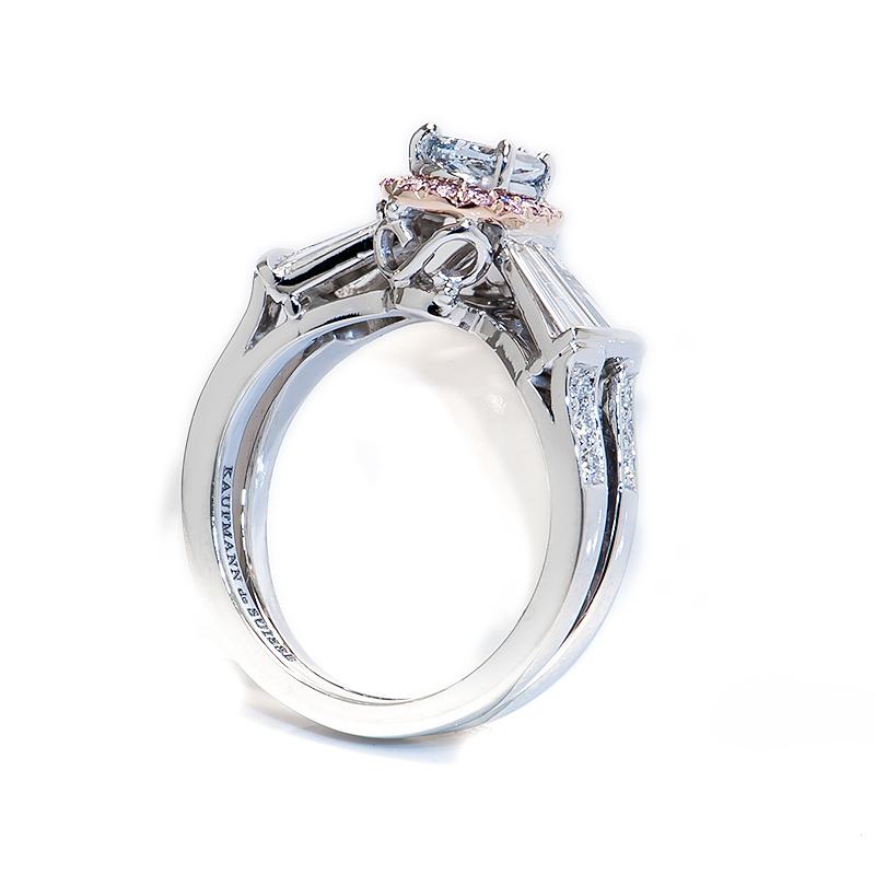 0,78 Karat blauer birnenförmiger Diamantring Damen im Angebot