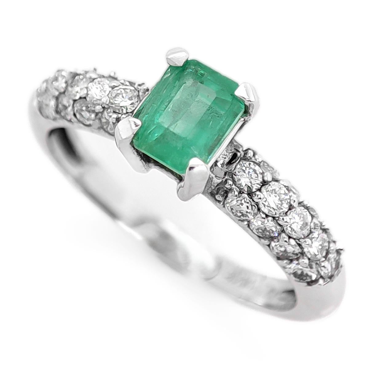 Emerald Cut NO RESERVE 0.78CTW  Emerald and Diamond 14K white Gold Ring For Sale