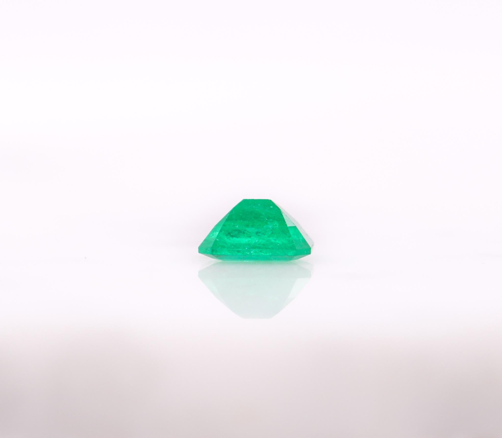 0,79 Karat kolumbianischer Smaragd Loser Edelstein Smaragdschliff 6,6x5,12 mm im Angebot 2