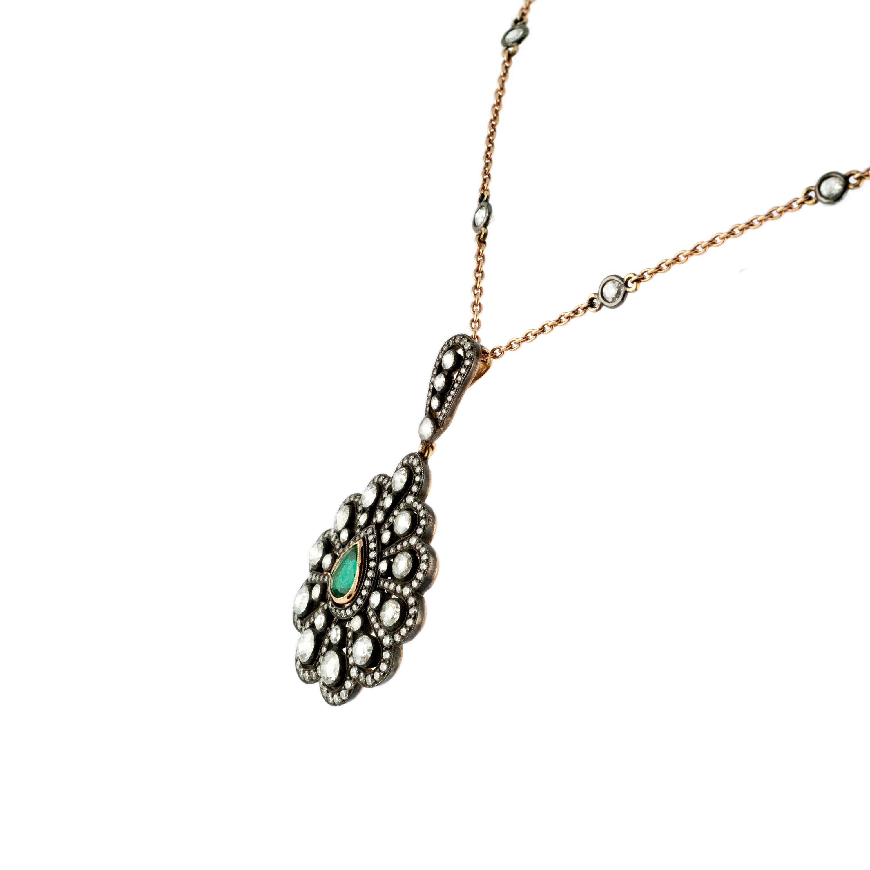 Modern 0.79 Carat Emerald 1.53 Carat Diamond 18 Karat White Gold Heritage Necklace For Sale