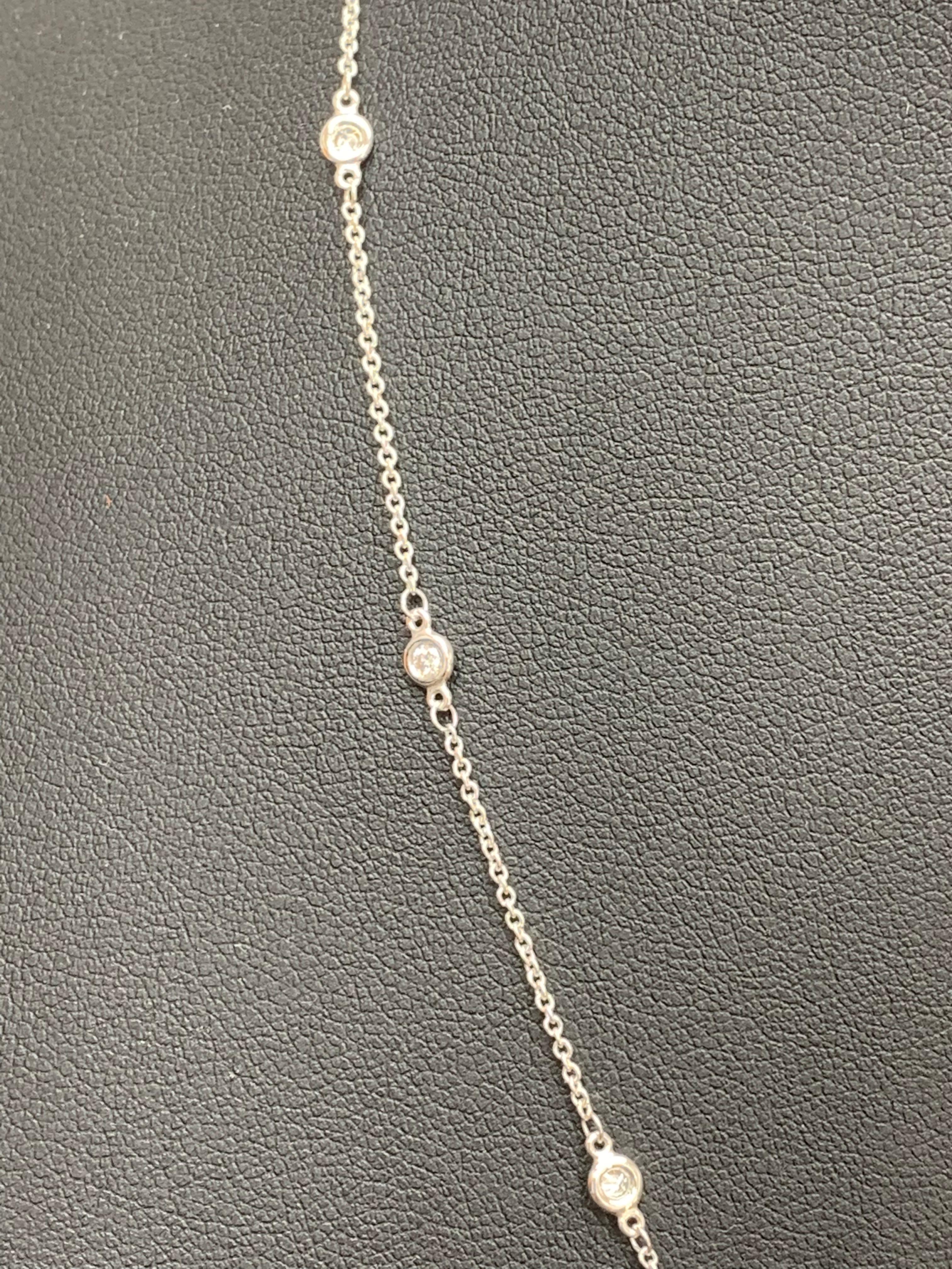 Collier pendentif en or blanc 14 carats avec diamants et rubis taille émeraude de 0,79 carat en vente 2