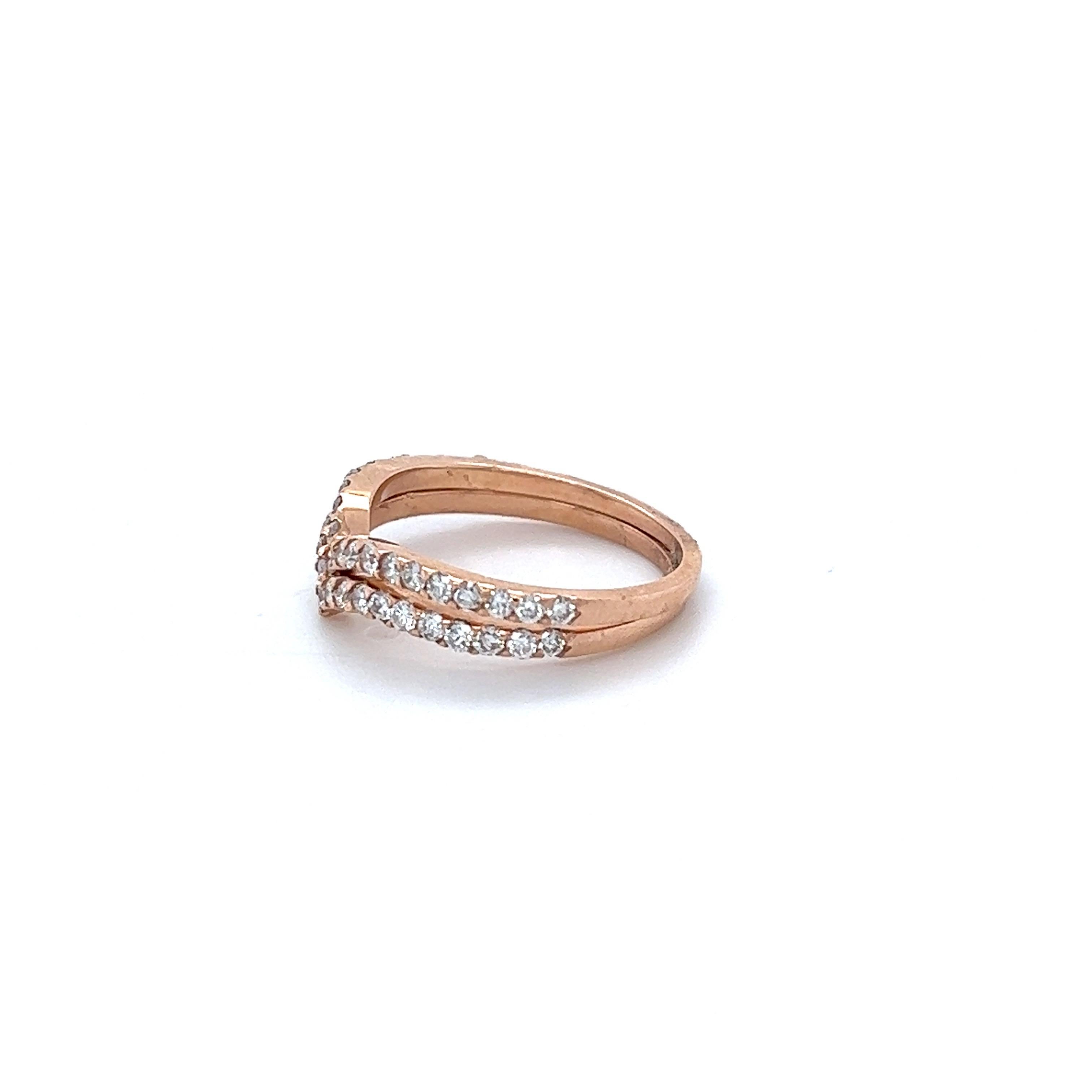 0.79 Carat Round Cut Diamond Rose Gold Bands In New Condition For Sale In Los Angeles, CA