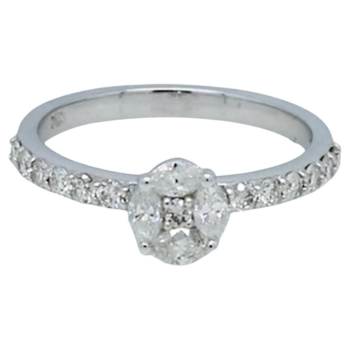 En vente :  0.79 Carat SI/H Marquise Round Diamond Fine Ring 18 Karat White Gold Jewelry