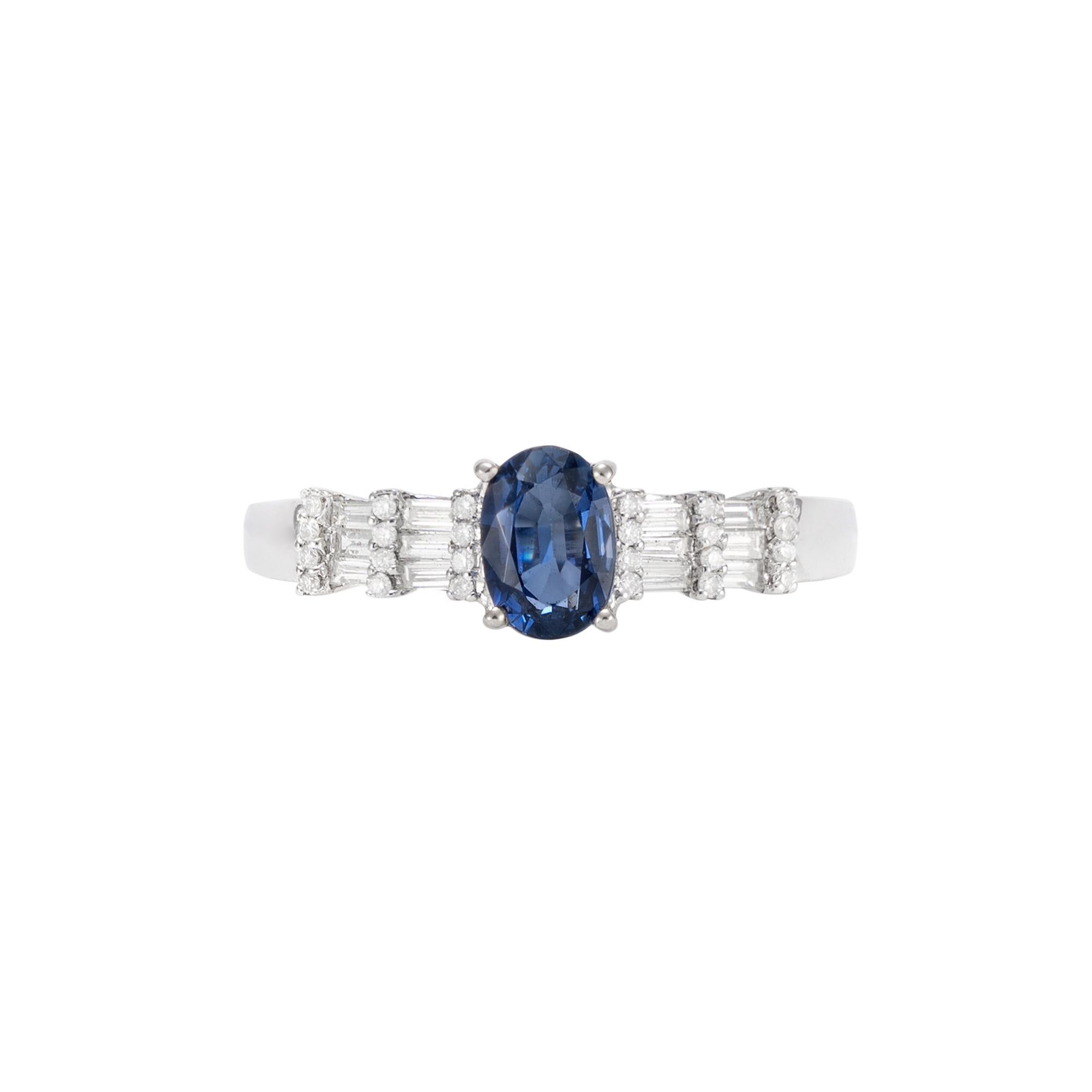 Donna Zaffiro blu Sunita Nahata 0.80ct. Anello fantasia in oro bianco 18 carati con diamante. in vendita