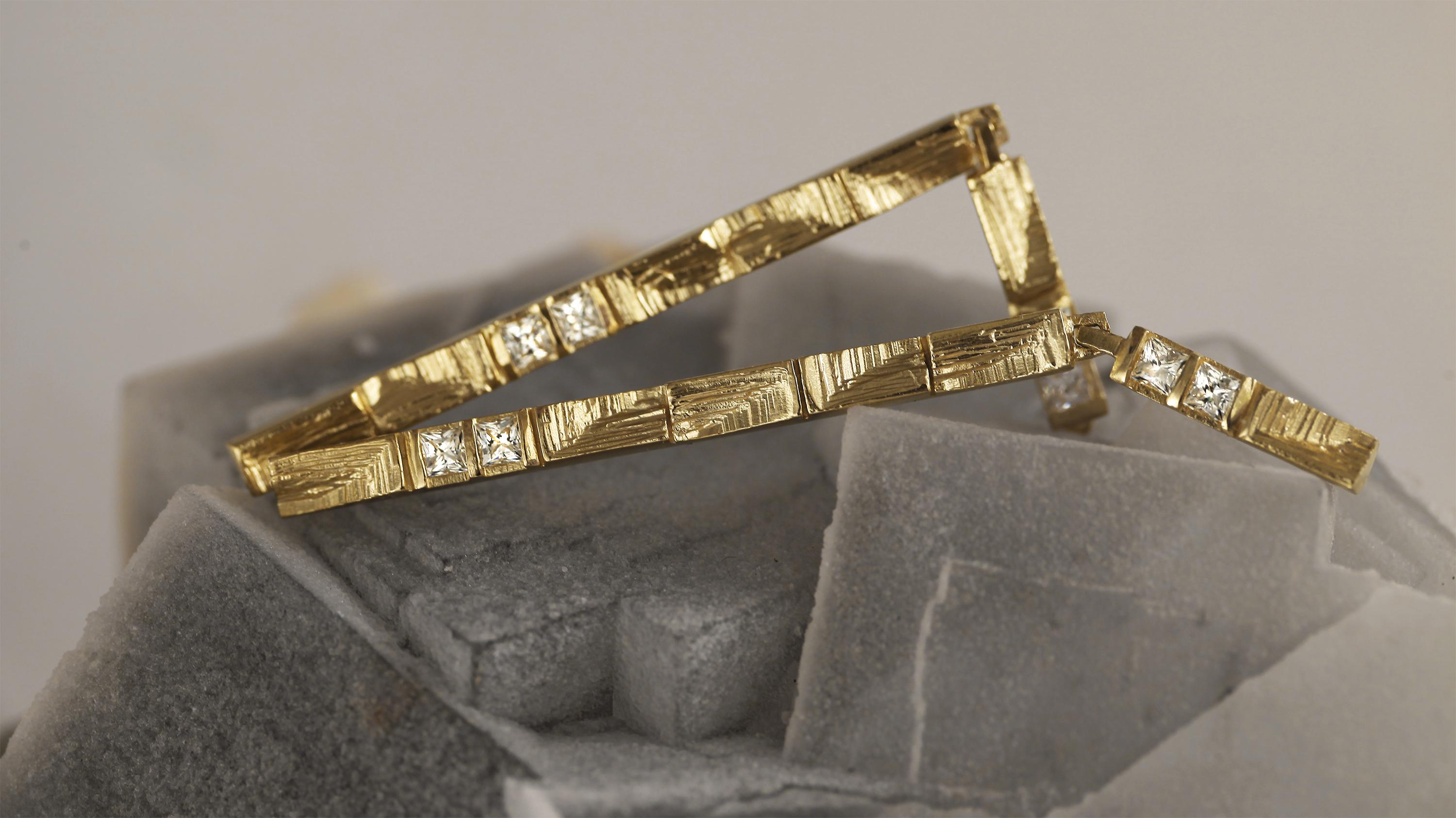 Taglio princess Orecchini a goccia in oro 18 carati e diamante Princess da 0,8 carati in vendita