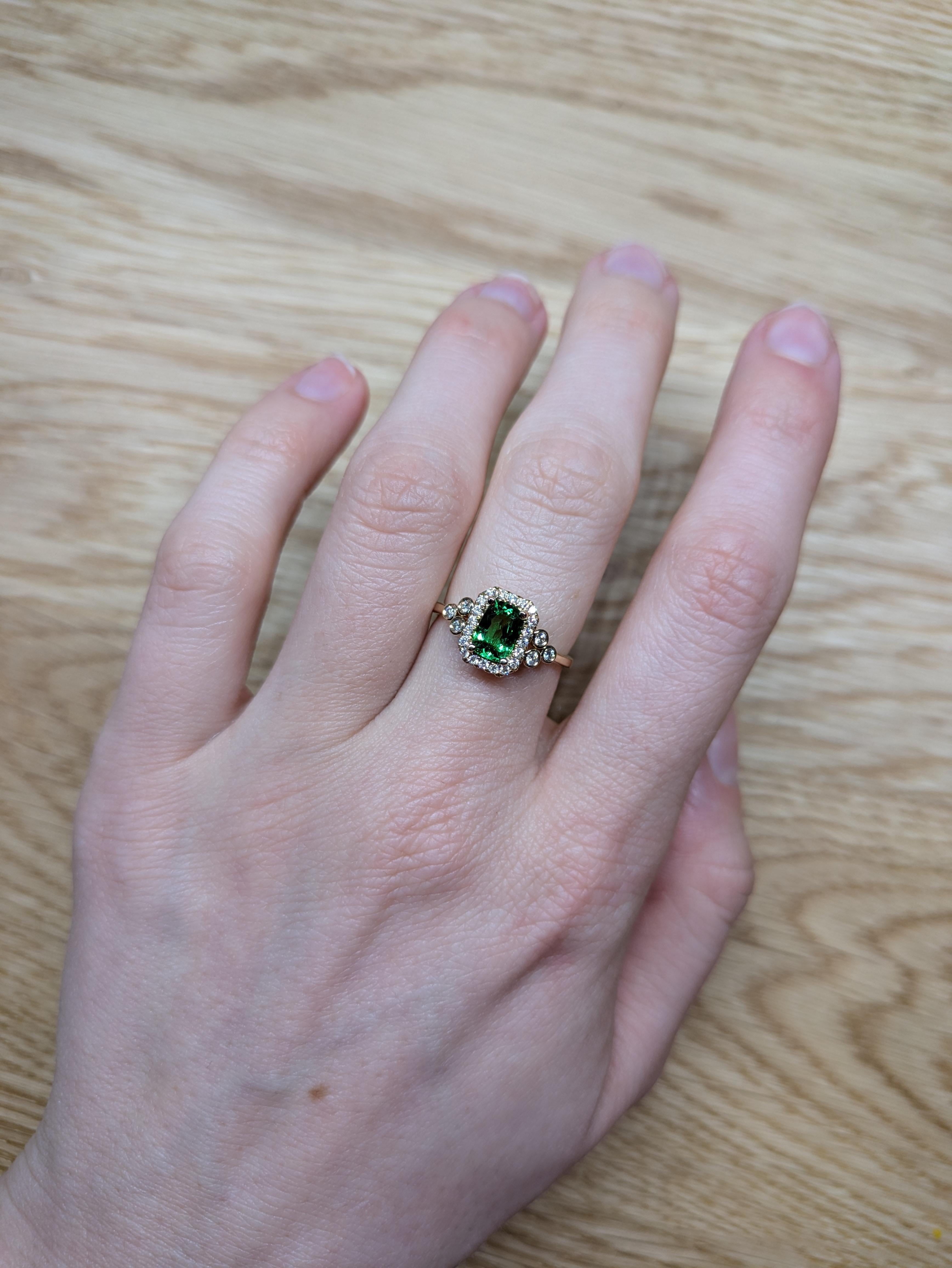 Women's 0.8 Carat Tsavorite Garnet Ring with natural Diamond Halo in 14K Gold  CU 7x5mm For Sale