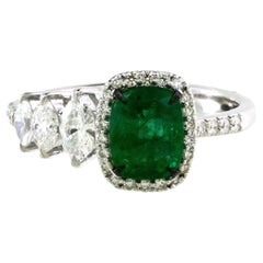 0.8 Carats Emerald Ring 