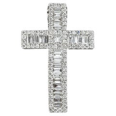 0.8 Gesamtkaratgewicht Baguette-Schliff Diamant-Kreuz-Anhänger aus 18 Karat Weißgold