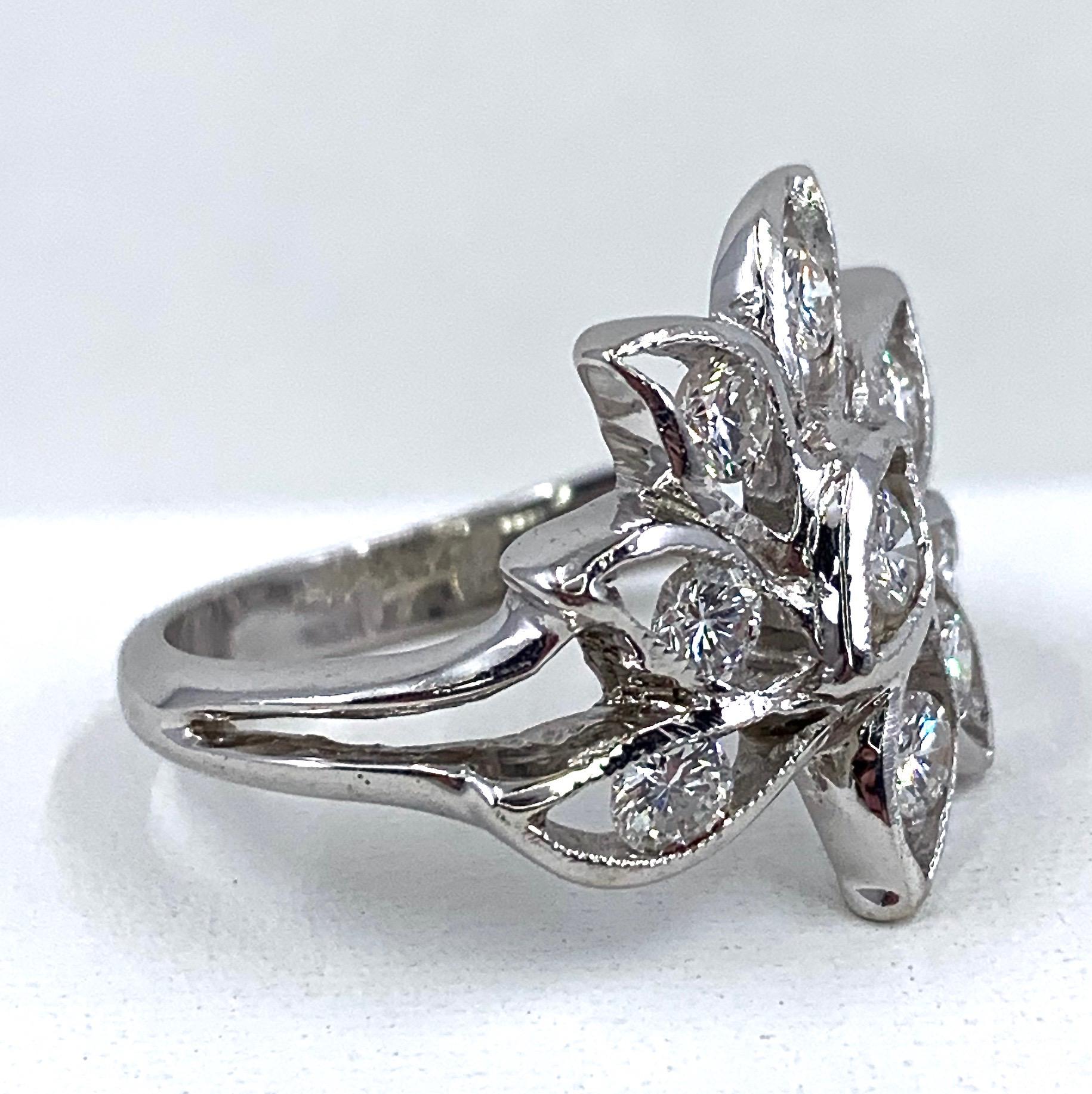 Contemporary 0.80 Carat Abstract Openwork Leafy Diamond Ring in 18 Karat White Gold For Sale