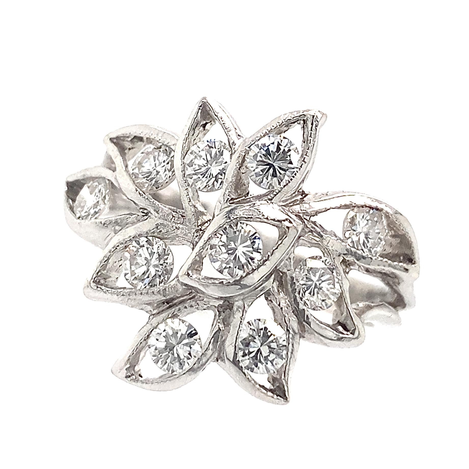 Contemporain Bague en or blanc 18 carats avec diamants ajourés abstraits et cuir de 0,80 carat en vente