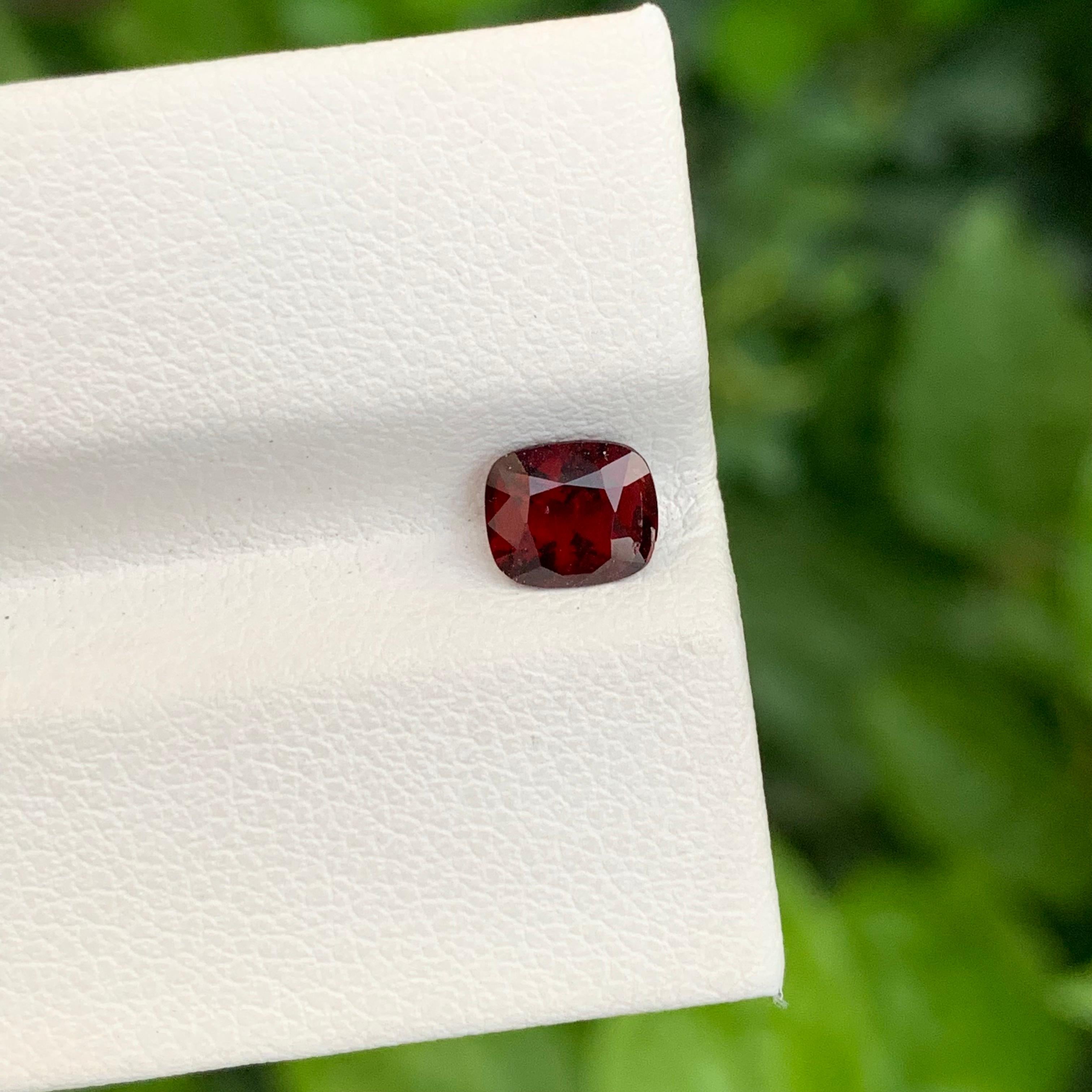 0.80 Carat Adorable Natural Loose Red Spinel Cushion Shape Gem For Ring Unisexe en vente