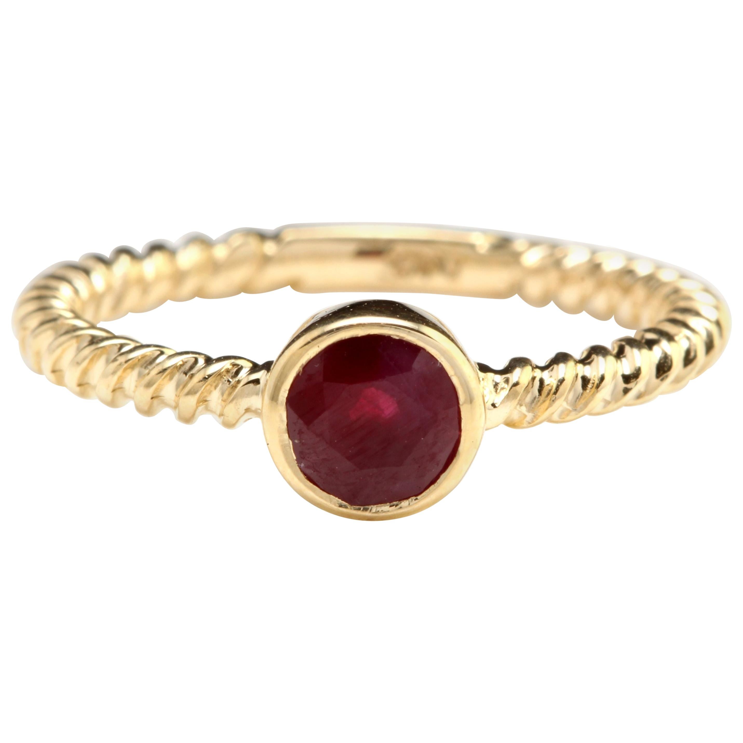 0.80 Carat Exquisite Natural Ruby 14 Karat Solid Yellow Gold Ring For Sale