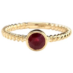 0.80 Carat Exquisite Natural Ruby 14 Karat Solid Yellow Gold Ring