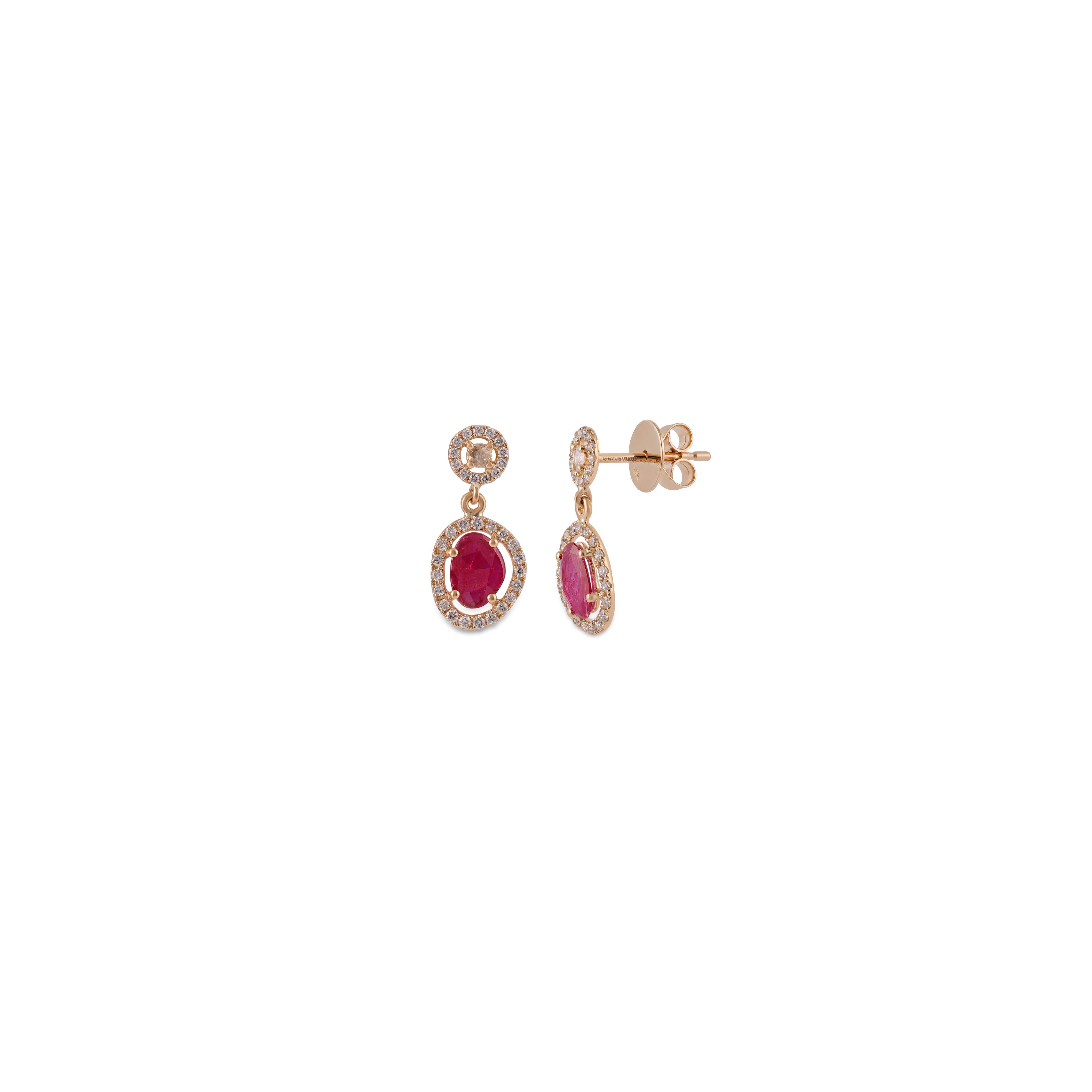 Contemporary 0.80 Carat Mozambique Ruby and Diamond Earring Studded in 18 Karat Yellow Gold For Sale