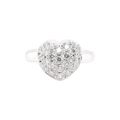 Anillo Corazón con Racimo de Diamantes Naturales de 0,80 Quilates en Oro Blanco de 18k