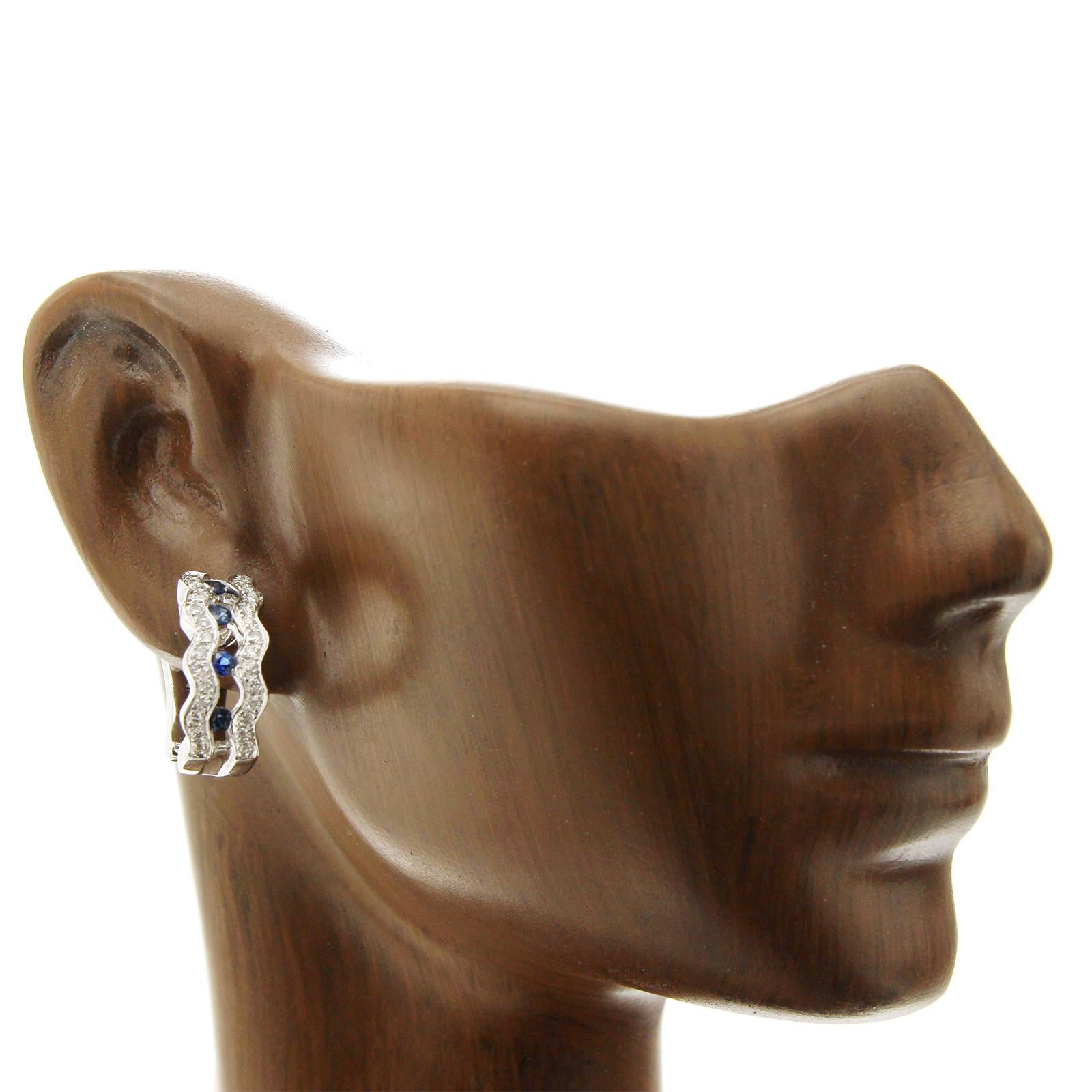 Women's 0.80 Carat Natural Emerald 0.82 Carat Diamonds 18 Karat White Gold Earrings For Sale