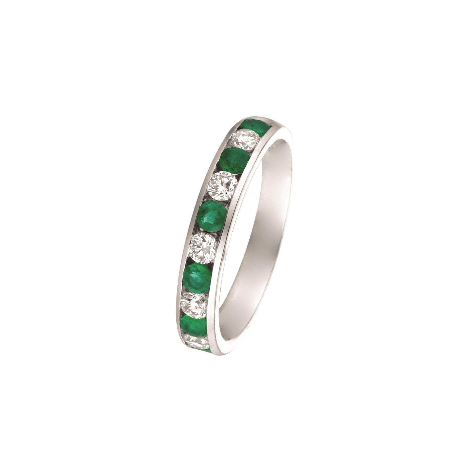 For Sale:  0.80 Carat Natural Emerald and Diamond Ring 14 Karat White Gold 2