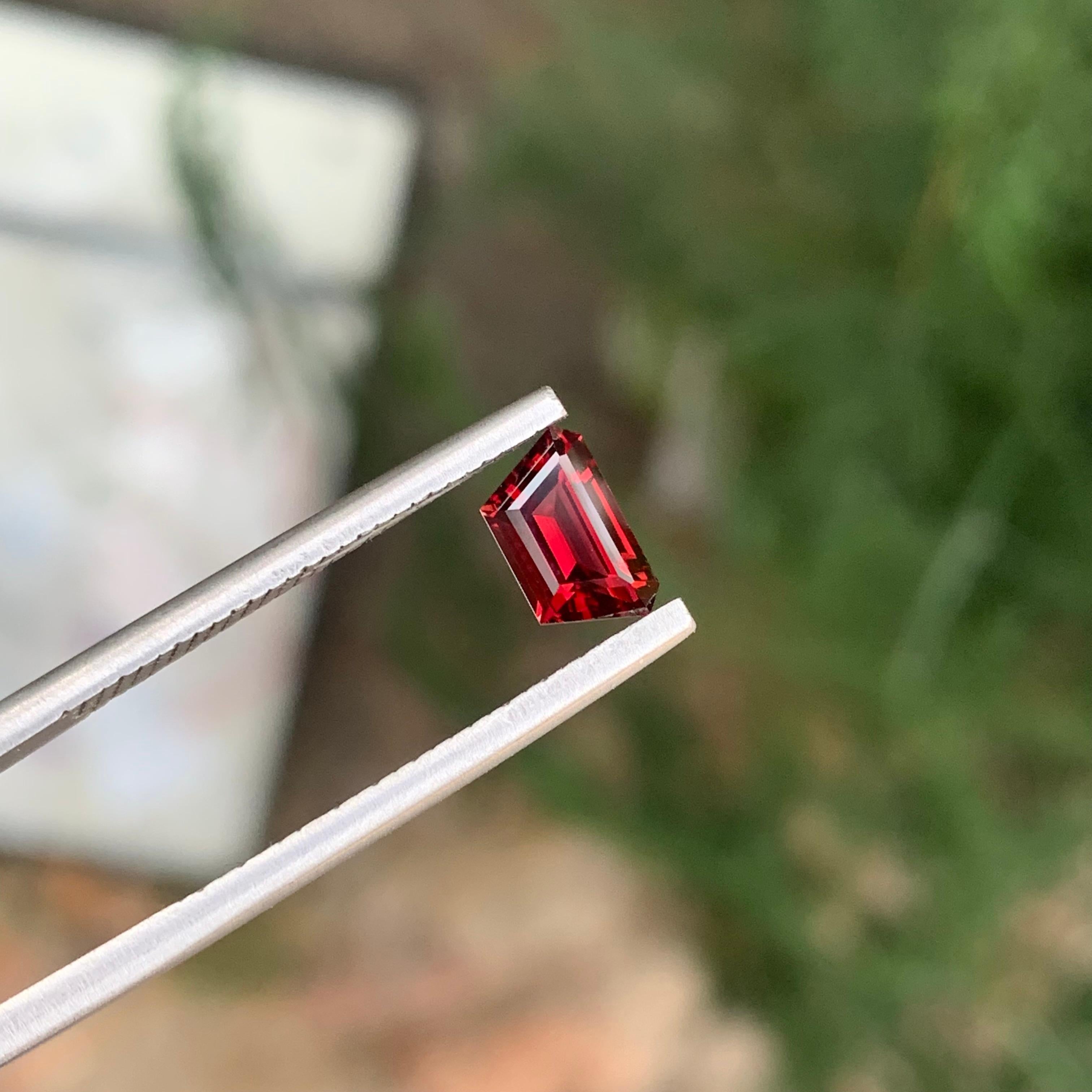 0,80 Karat Natürlicher loser burmesischer Spinell Trapezförmiger Edelstein im Angebot 2