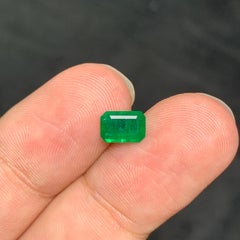 0.80 Carat Natural Loose Emerald Gemstone From Swat Mine