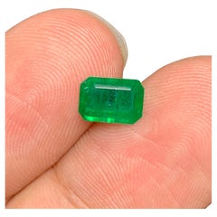 0.80 Carat Natural Loose Emerald Gemstone From Swat Mine