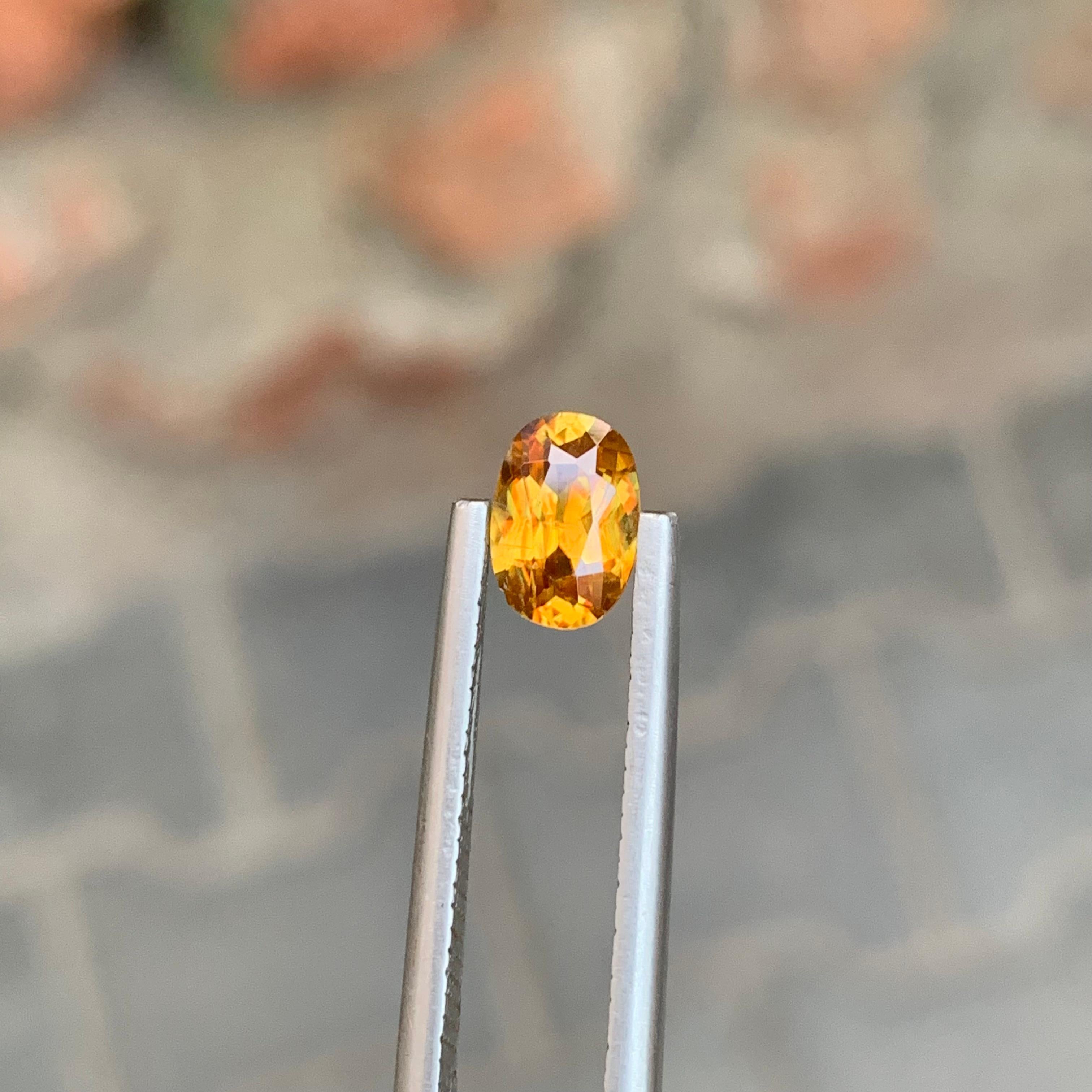 0.80 Karat natürlicher loser Titanit in ovaler Form für Ring für Damen oder Herren im Angebot