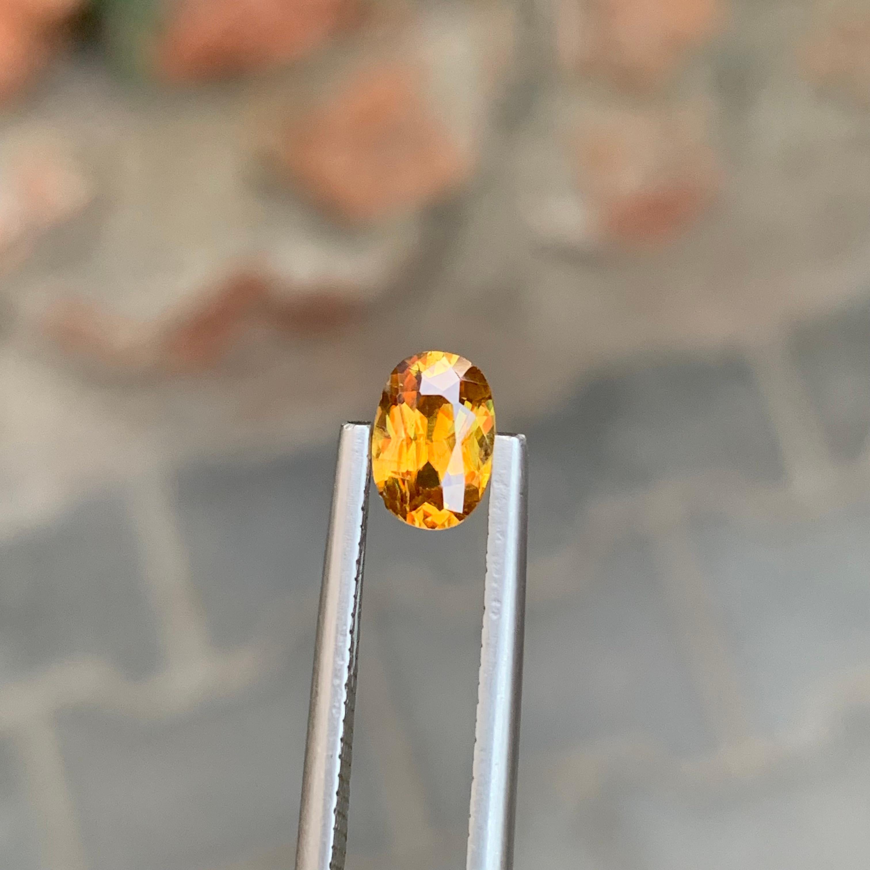 0.80 Karat natürlicher loser Titanit in ovaler Form für Ring im Angebot 1