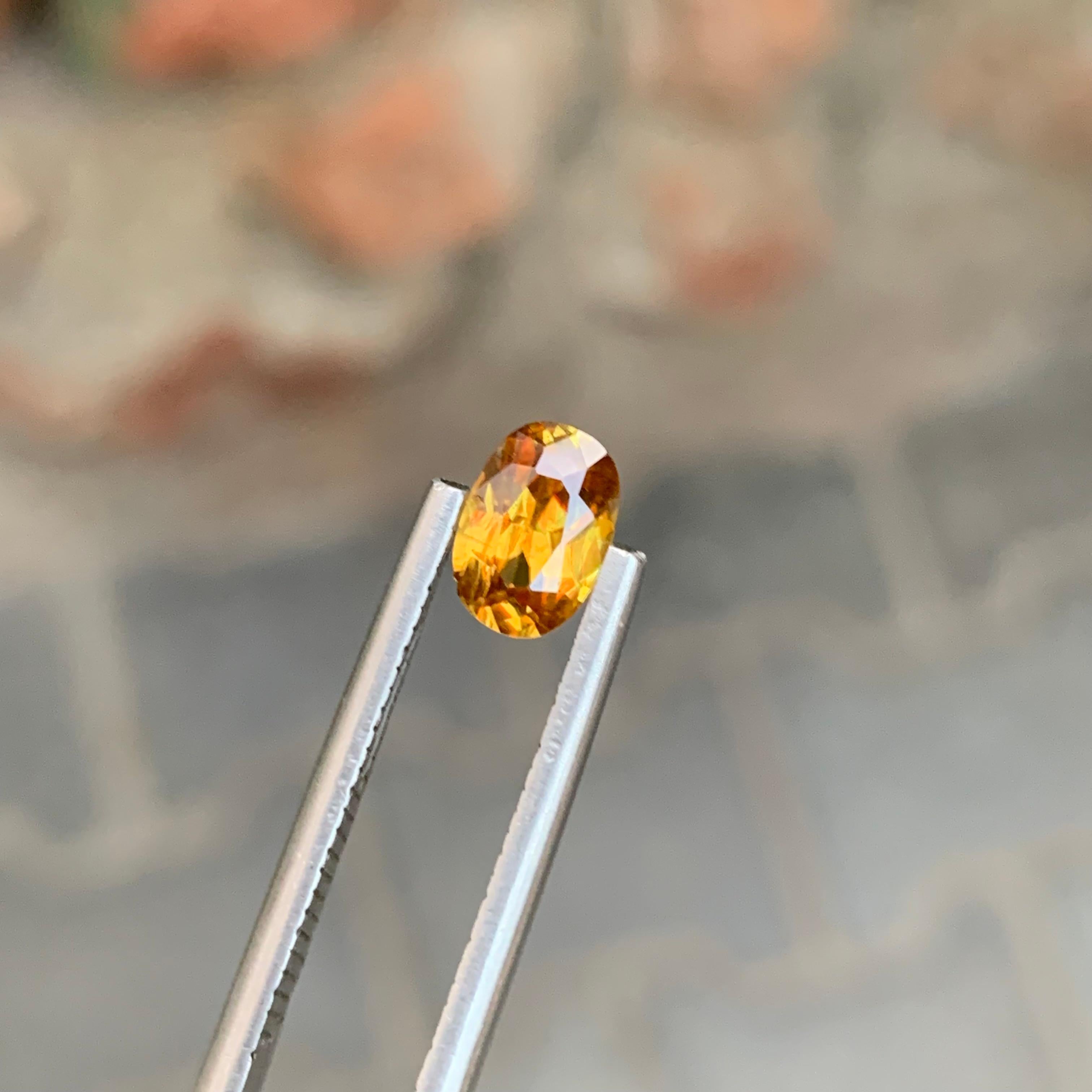 0.80 Karat natürlicher loser Titanit in ovaler Form für Ring im Angebot 2