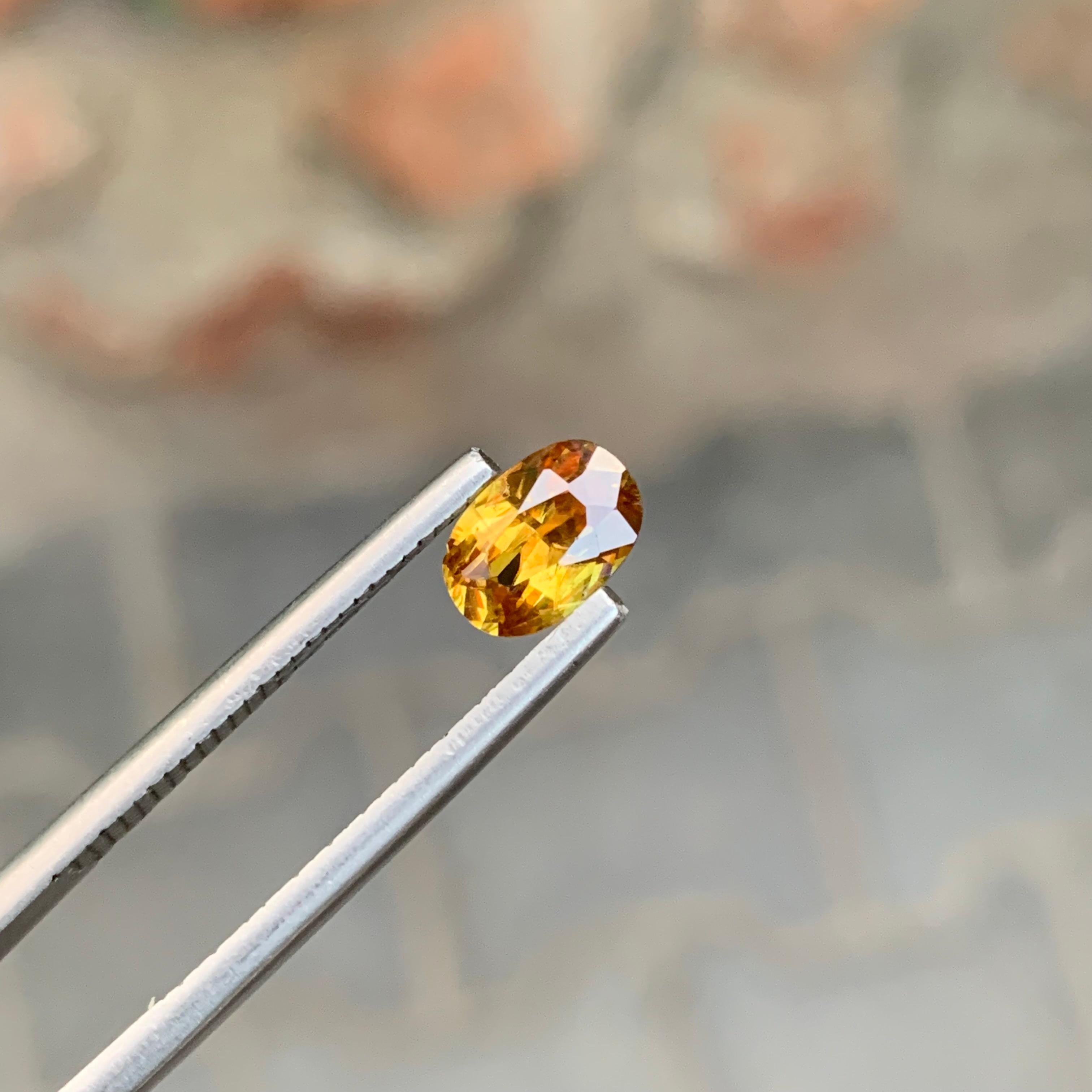 0.80 Karat natürlicher loser Titanit in ovaler Form für Ring im Angebot 3