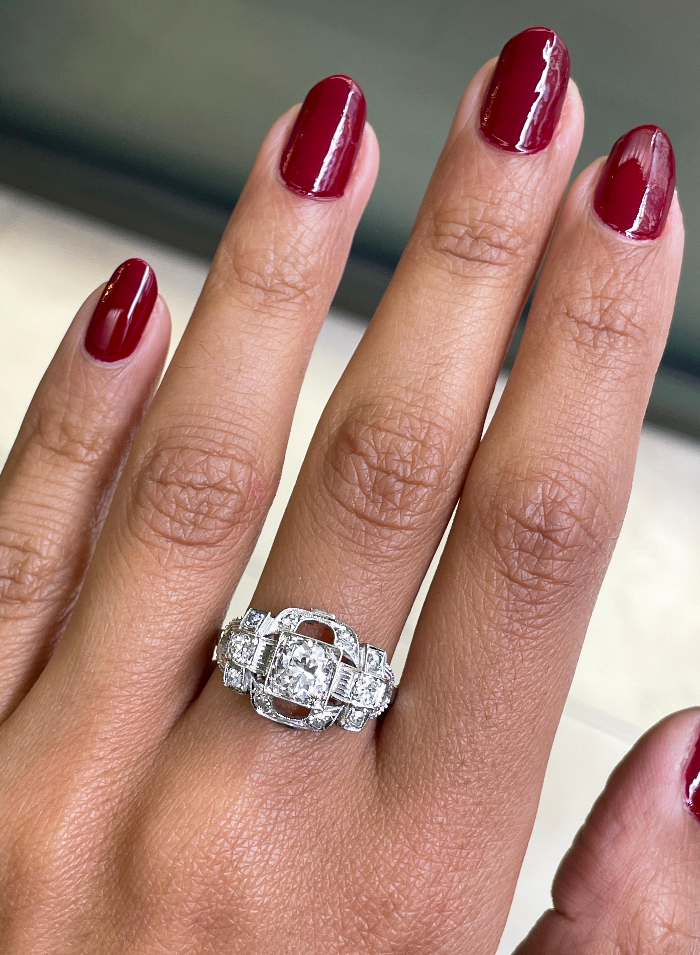0.80 Carat Old Cut Diamond Art Deco Platinum Engagement Ring, circa 1930s For Sale 1