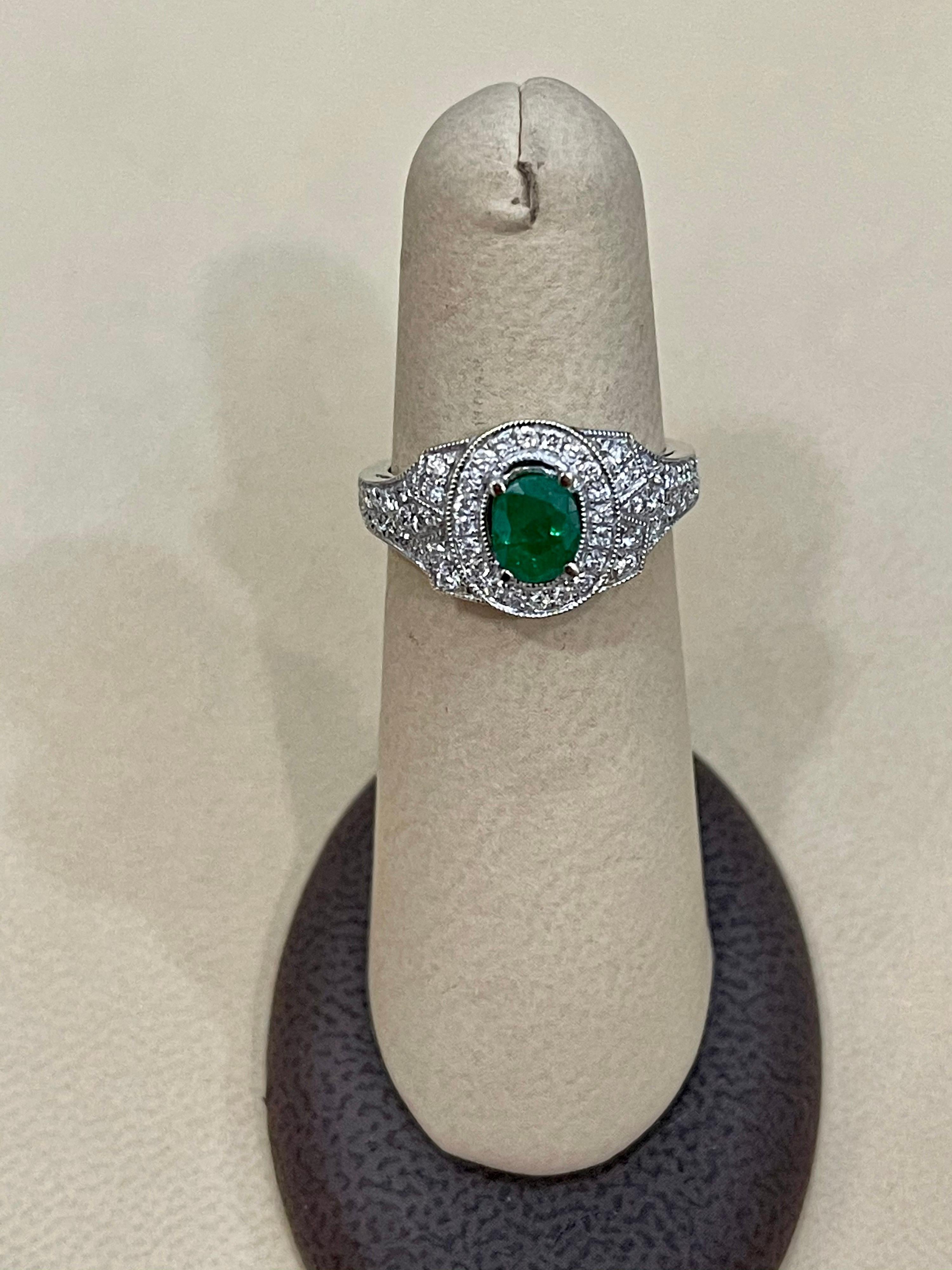 Esmeralda talla oval de 0,80 quilates y diamante de 0,85 quilates Anillo de oro blanco de 18 quilates en venta 7