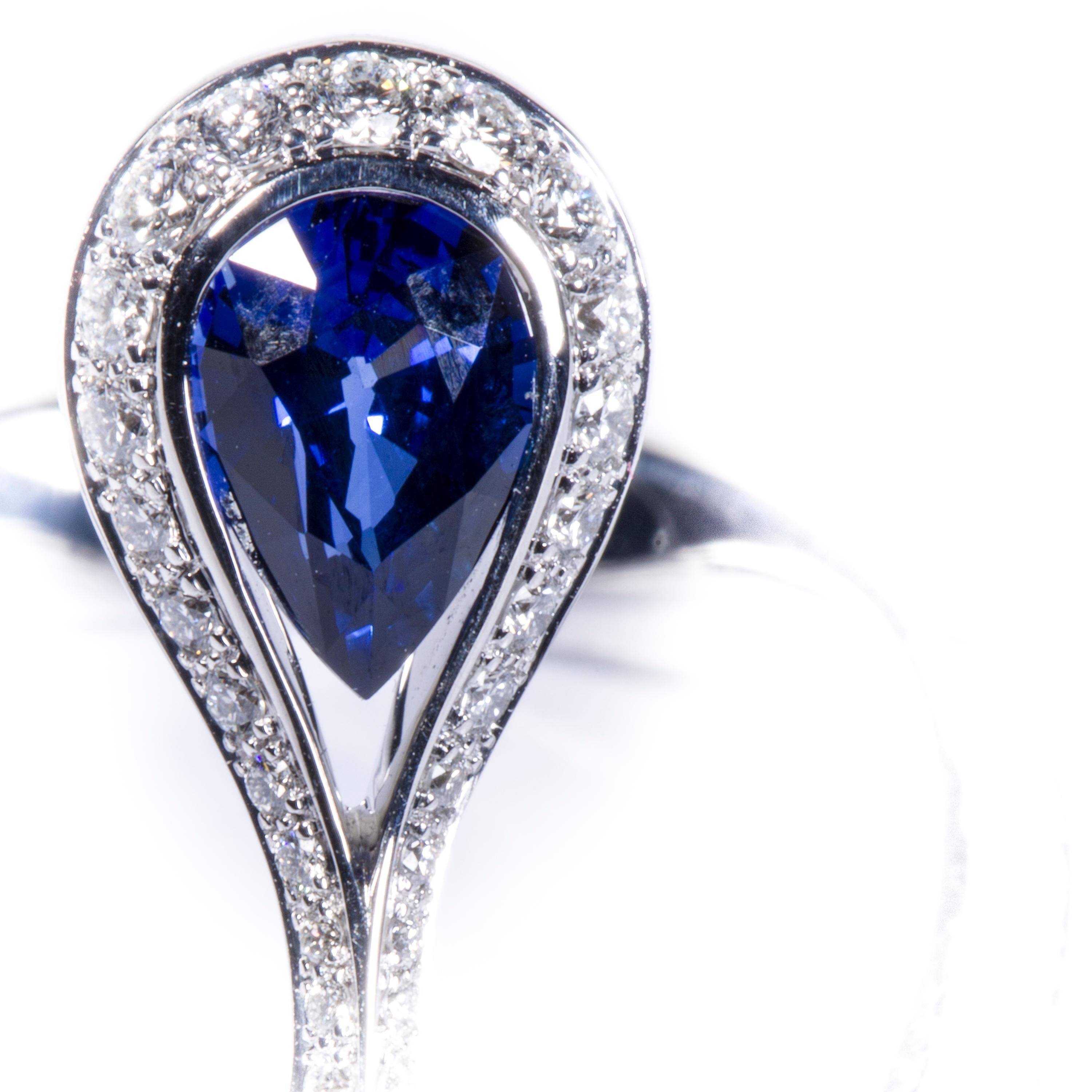 Women's 0.80 Carat Pear Blue Sapphire Royale Ring For Sale