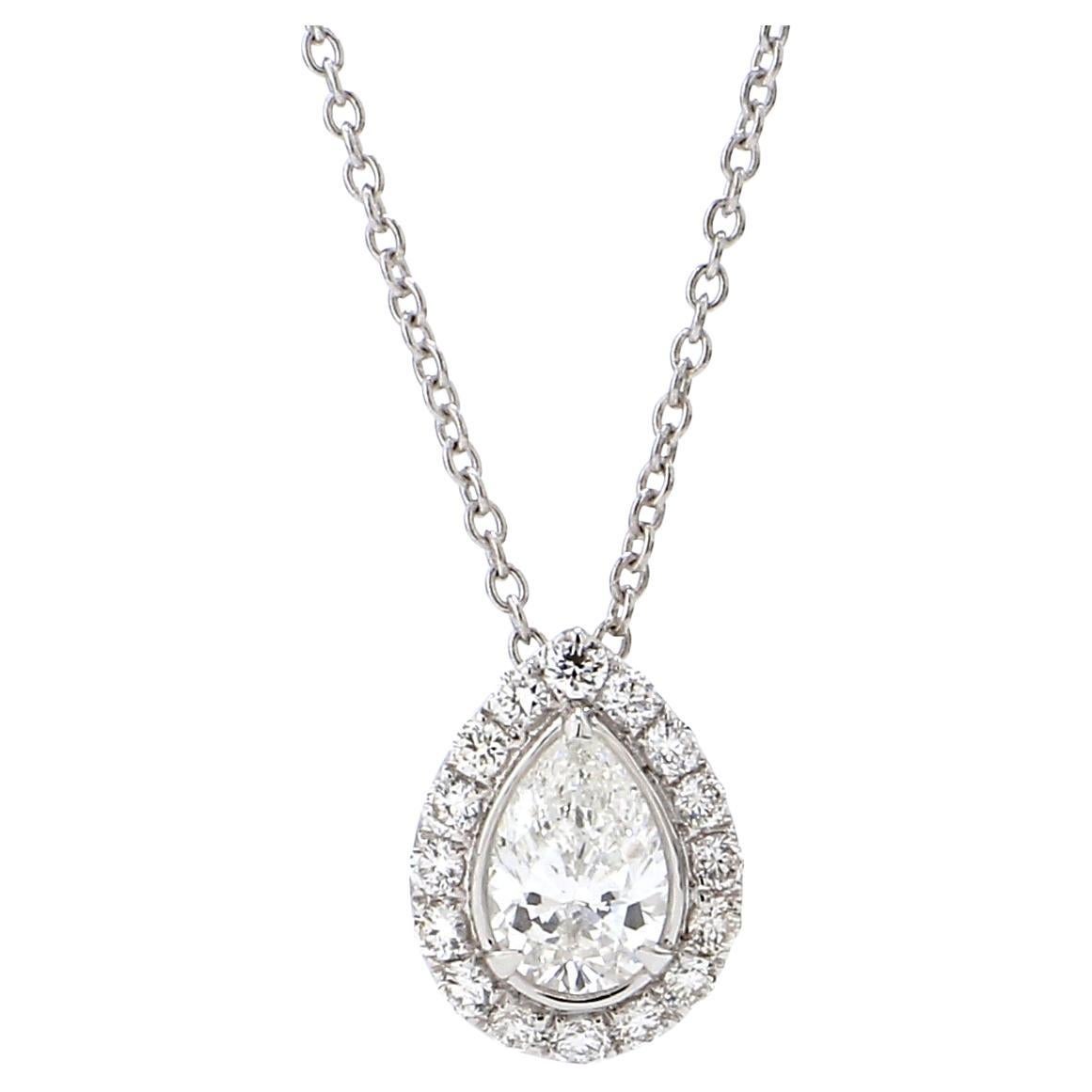 0.80 Carat Pear Halo Diamond Pendant in 18K White Gold with 18" Chain en venta