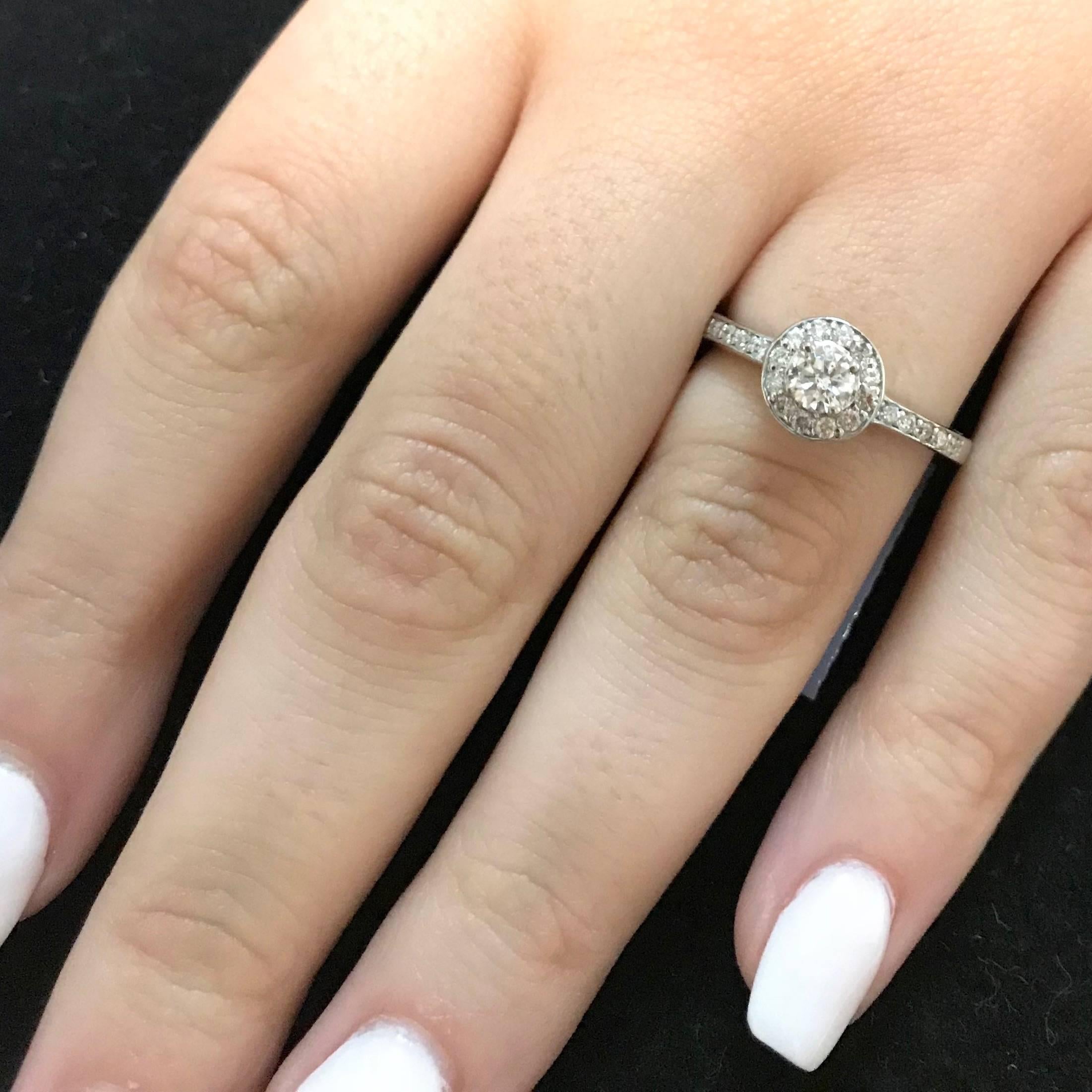 Round Cut Round Diamond Halo Engagement Ring