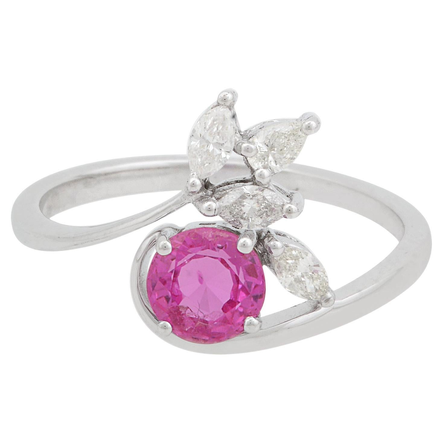 Bague de créateur en or blanc 10 carats avec rubis de 0,80 carat et diamants poire de 0,25 carat
