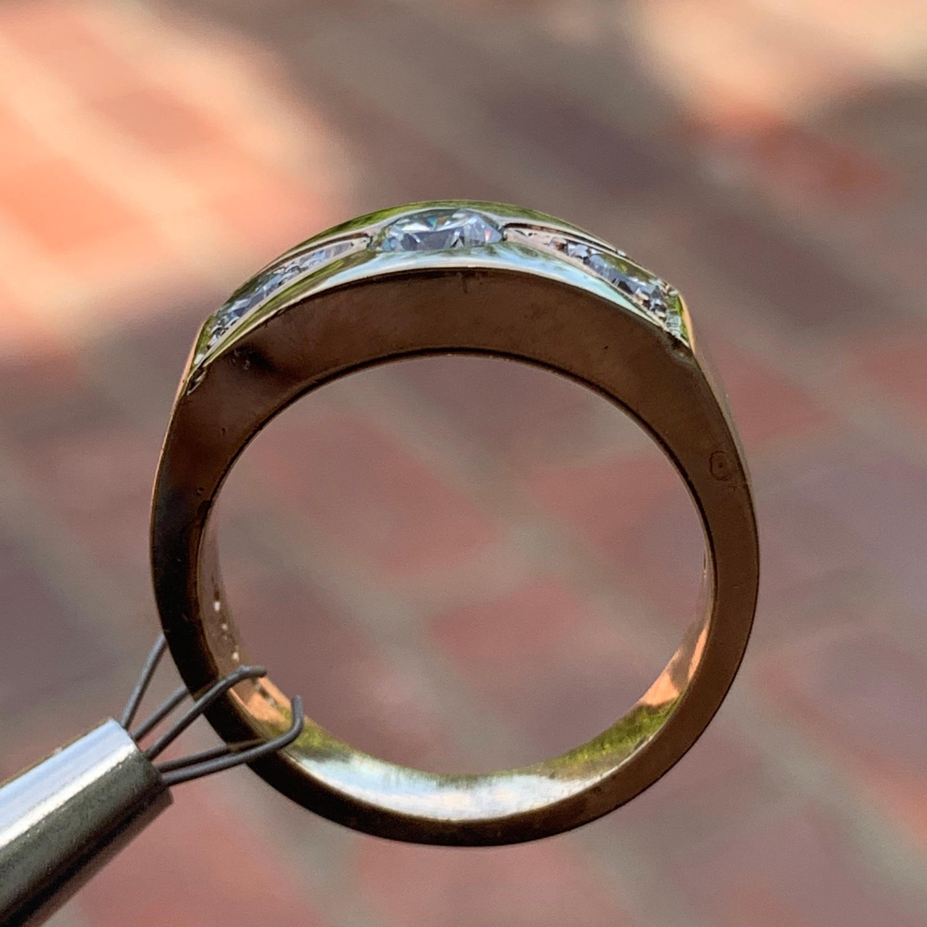 0.80 Carat TW Men's Diamond Ring / Wedding Ring / Band, 14 Karat In New Condition For Sale In West Hollywood, CA