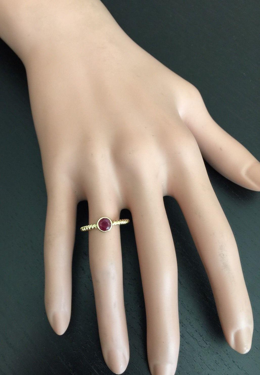 0.80 Carat Exquisite Natural Ruby 14 Karat Solid Yellow Gold Ring For Sale 3