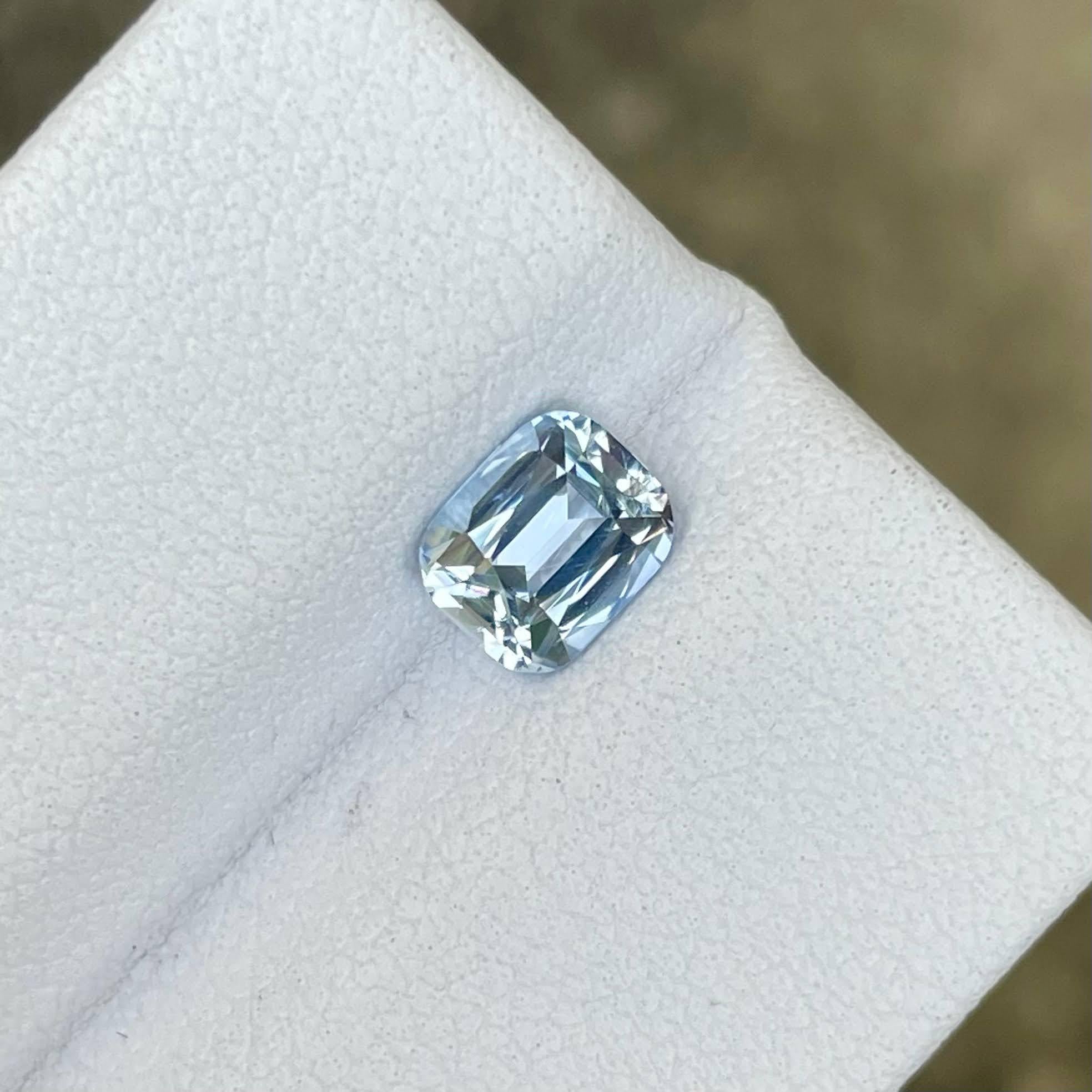 Women's or Men's 0.80 carats Light Blue Aquamarine Cushion Cut Natural African Gemstone For Sale