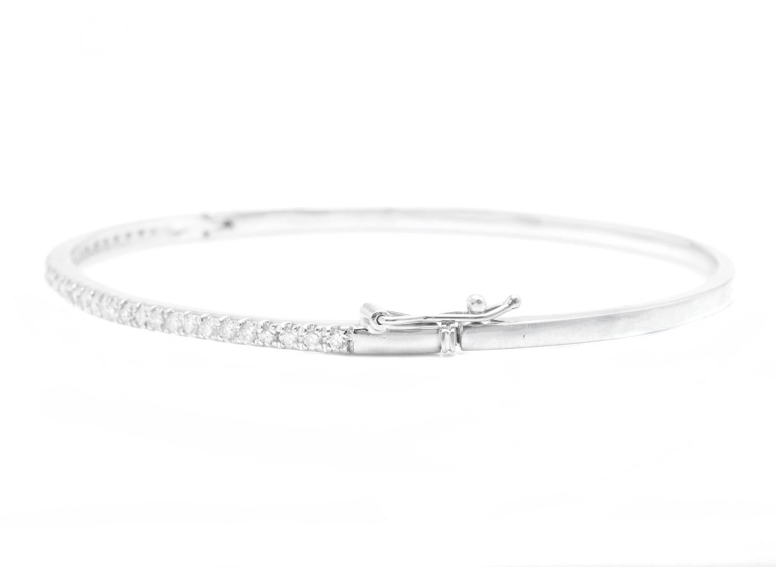 Round Cut 0.80 Carats Natural Diamond 14k Solid White Gold Bangle Bracelet For Sale