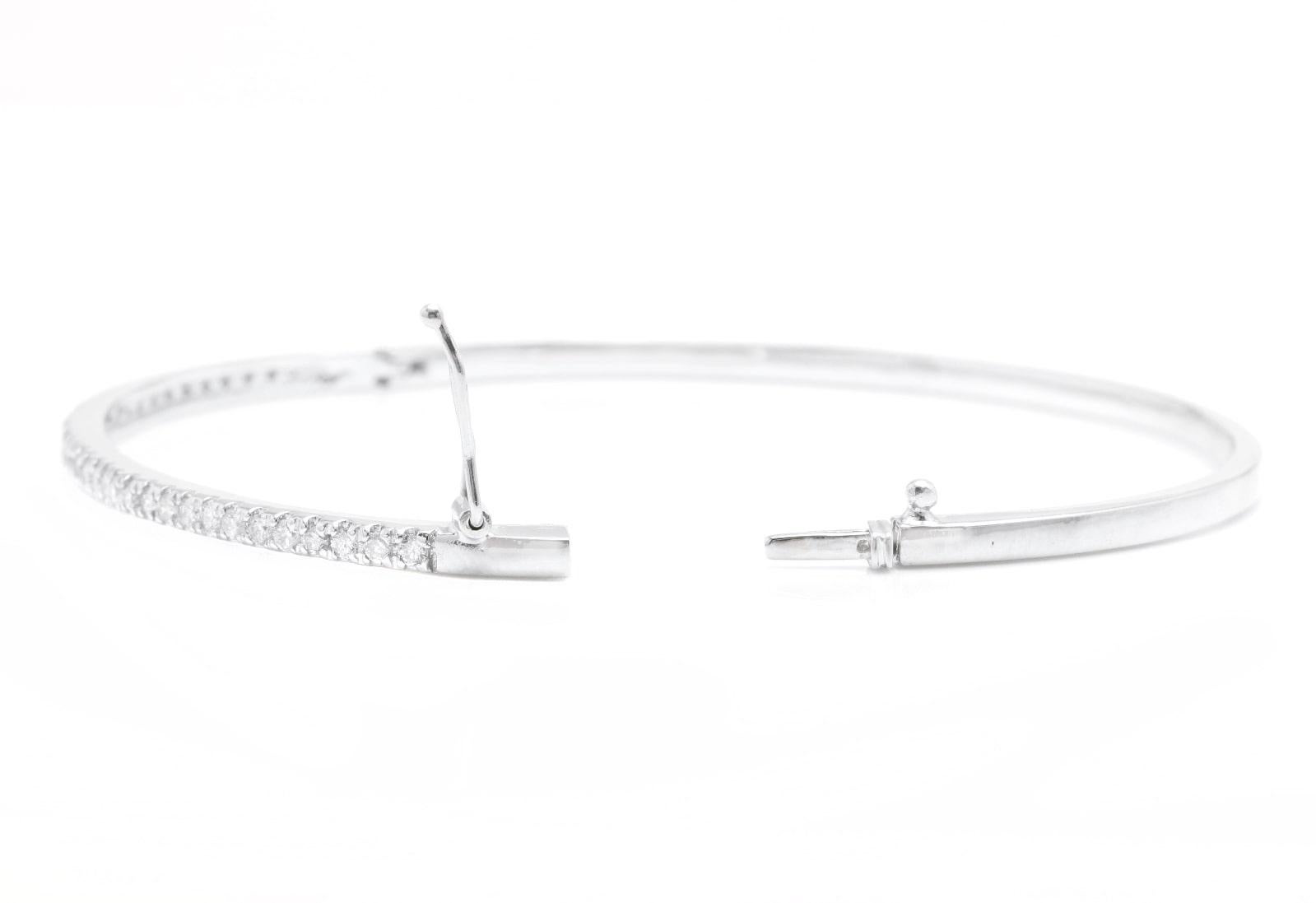 0.80 Carats Natural Diamond 14k Solid White Gold Bangle Bracelet In New Condition For Sale In Los Angeles, CA