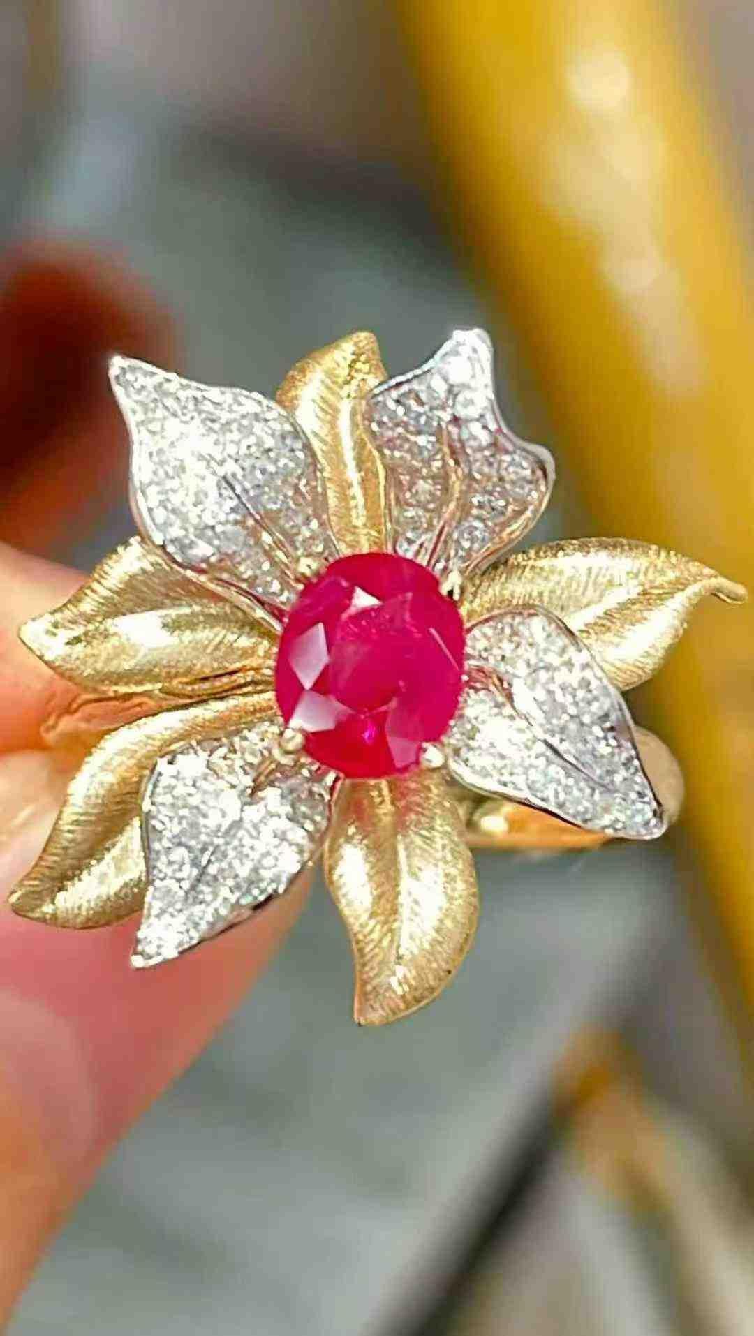 0.80ct Ruby & 0.30ct Diamond Flower Cocktail Ring in 18K Yellow Gold For Sale 4