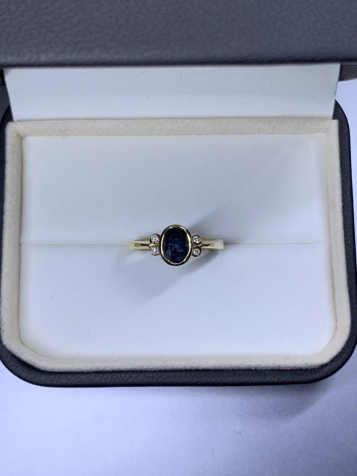 Verlobungsring mit einem Saphir von 0,80 Karat aus 18 Karat Gelbgold.