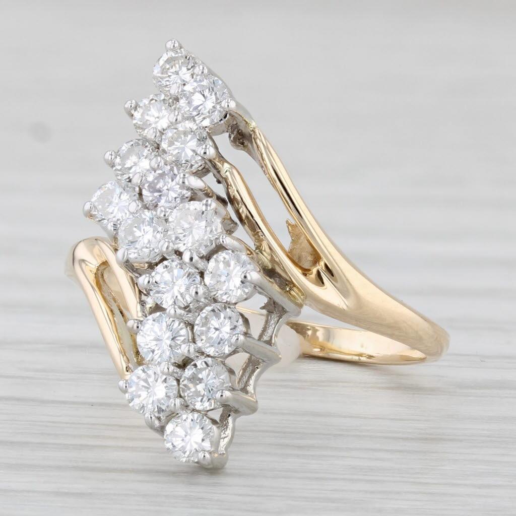 Bague bypass cocktail en or jaune 14 carats avec grappe de diamants de 0,80 ctw, taille 6,5 en vente 2