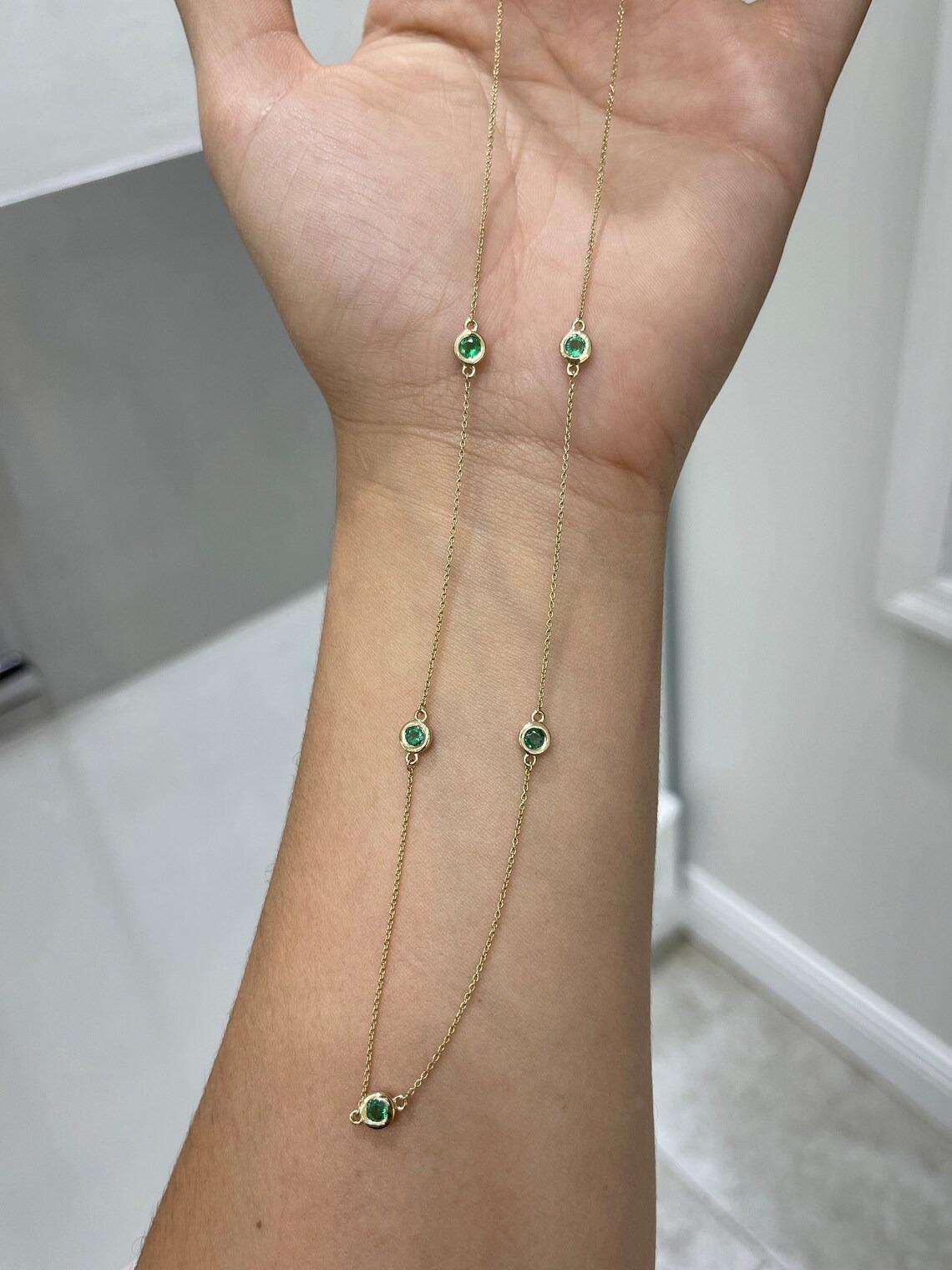 0,80tcw 14K Natürliche Rundschliff Lünette Set Smaragd By The Yard Kabelkette Halskette für Damen oder Herren im Angebot