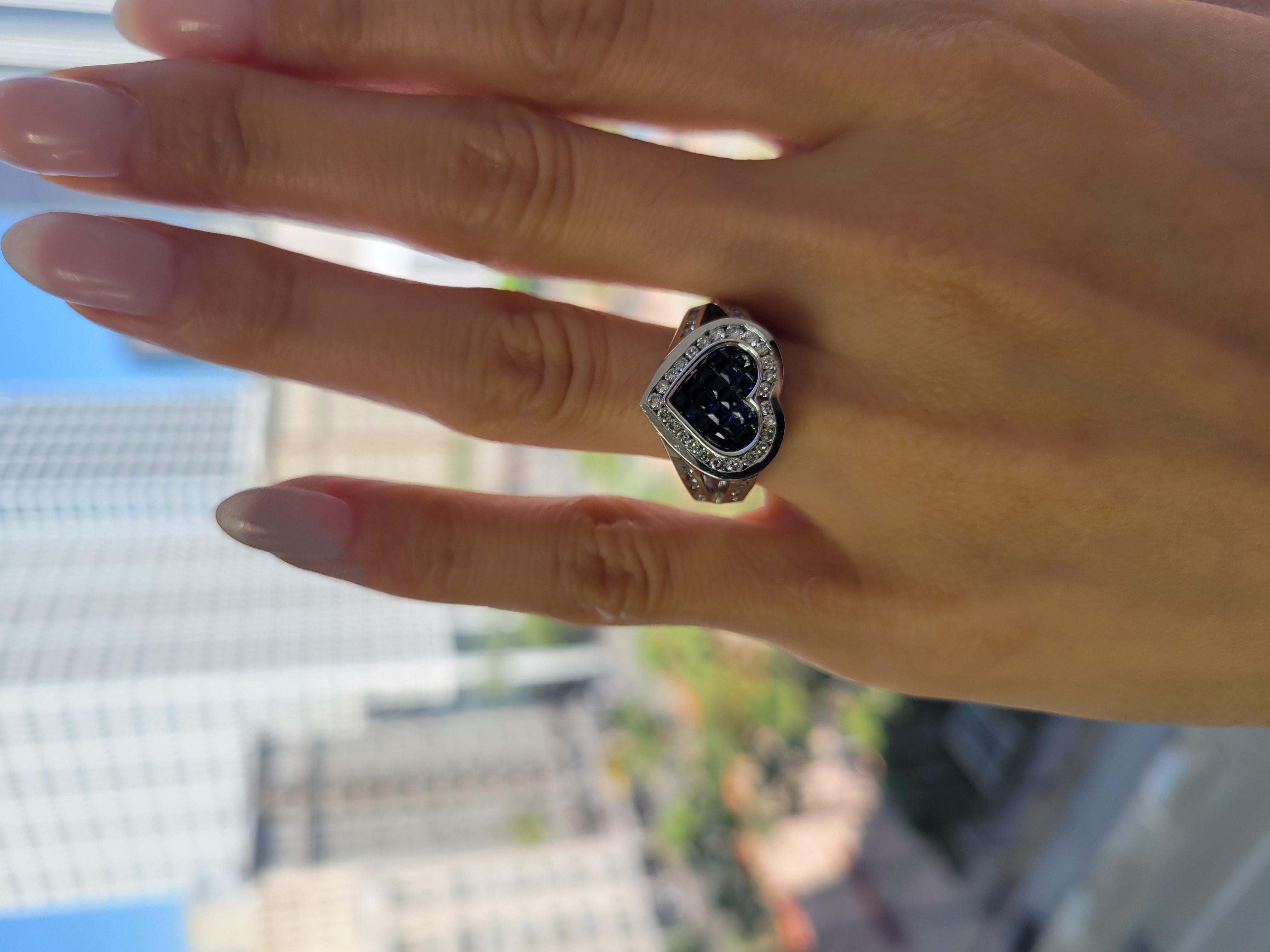 Anello con diamante da 0,81 carati e zaffiro blu da 0,92 carati in oro 18 carati con gambo diviso a cuore in vendita 1