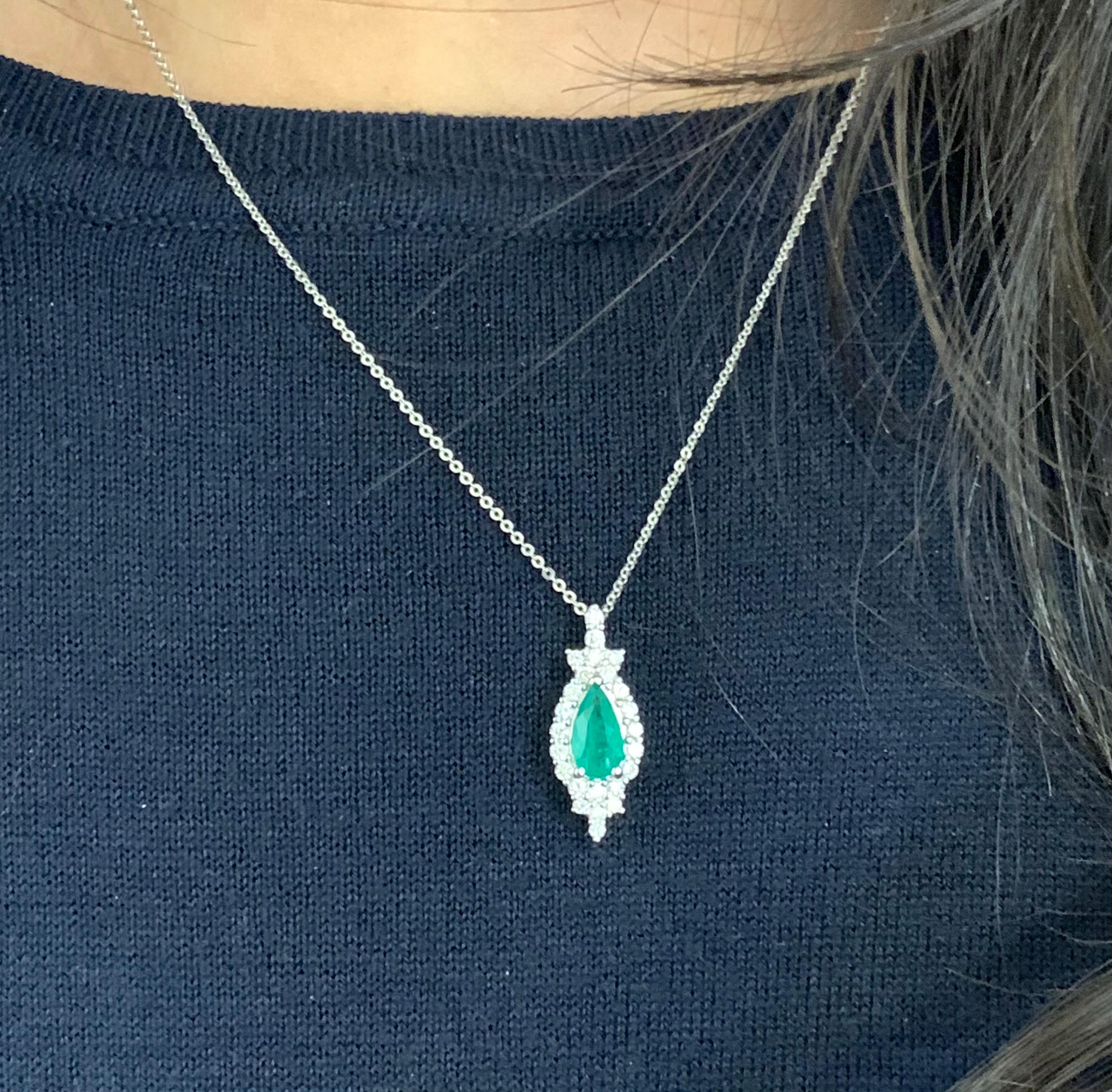 0.81 Carat Emerald and Diamond Pendant In New Condition In GREAT NECK, NY