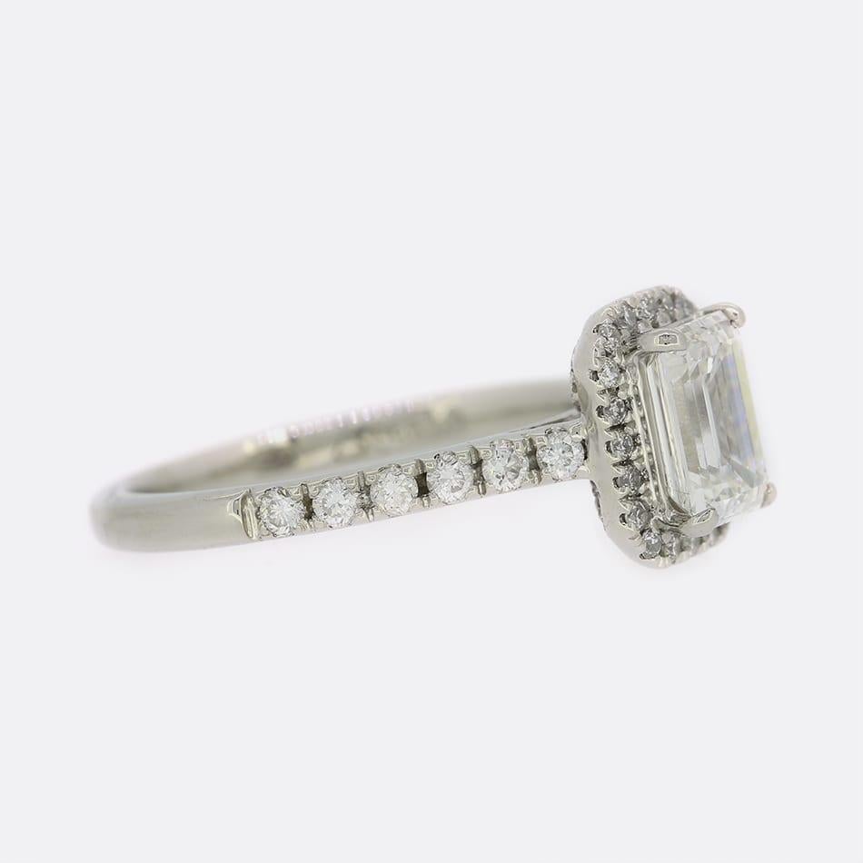 0.81 Carat Emerald Cut Diamond Engagement Ring In Good Condition For Sale In London, GB