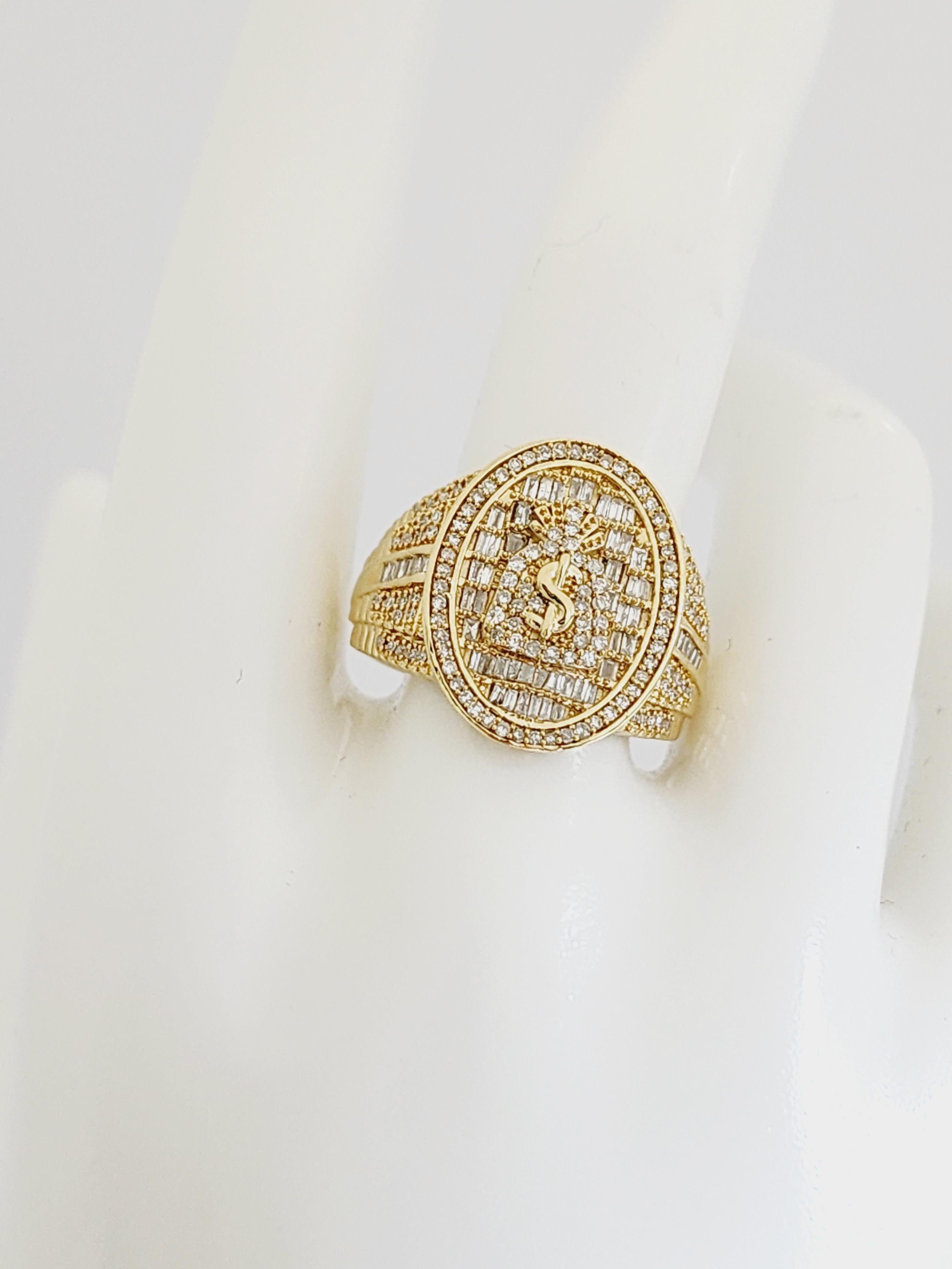 0.81 Carat Natural Diamond 14 Karat Yellow Gold Money Bag Ring For Sale