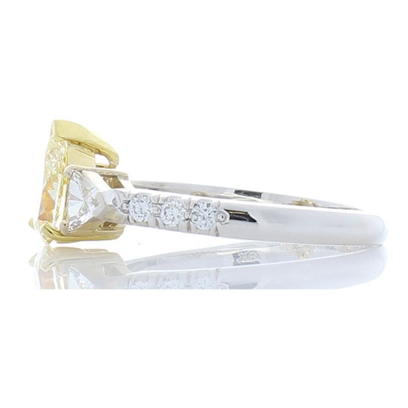 Contemporary 0.81 Carat Pear Shape Fancy Light Yellow Diamond Cocktail Ring in 18 Karat Gold